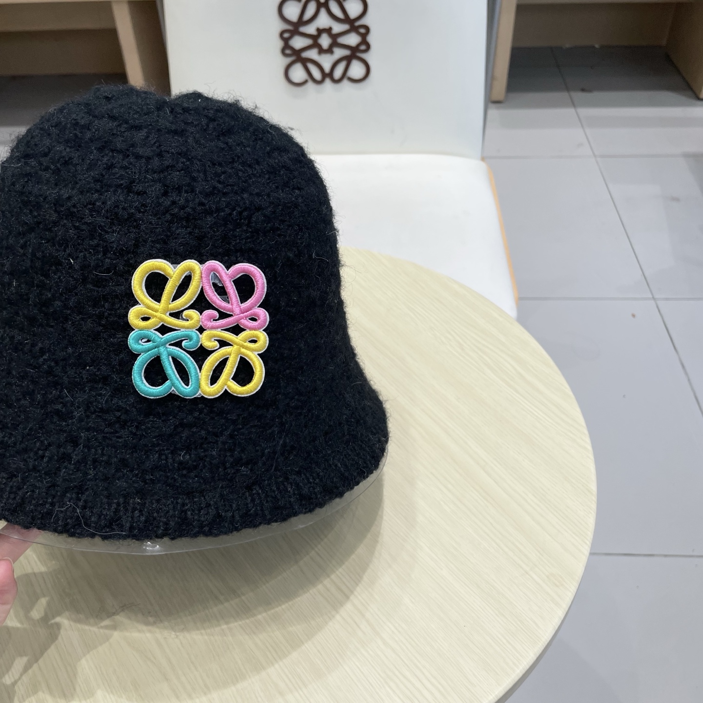 LOEWE罗意威秋冬百搭针织毛绒帽子女2025新款日系复古盆帽时尚保暖毛线水桶帽