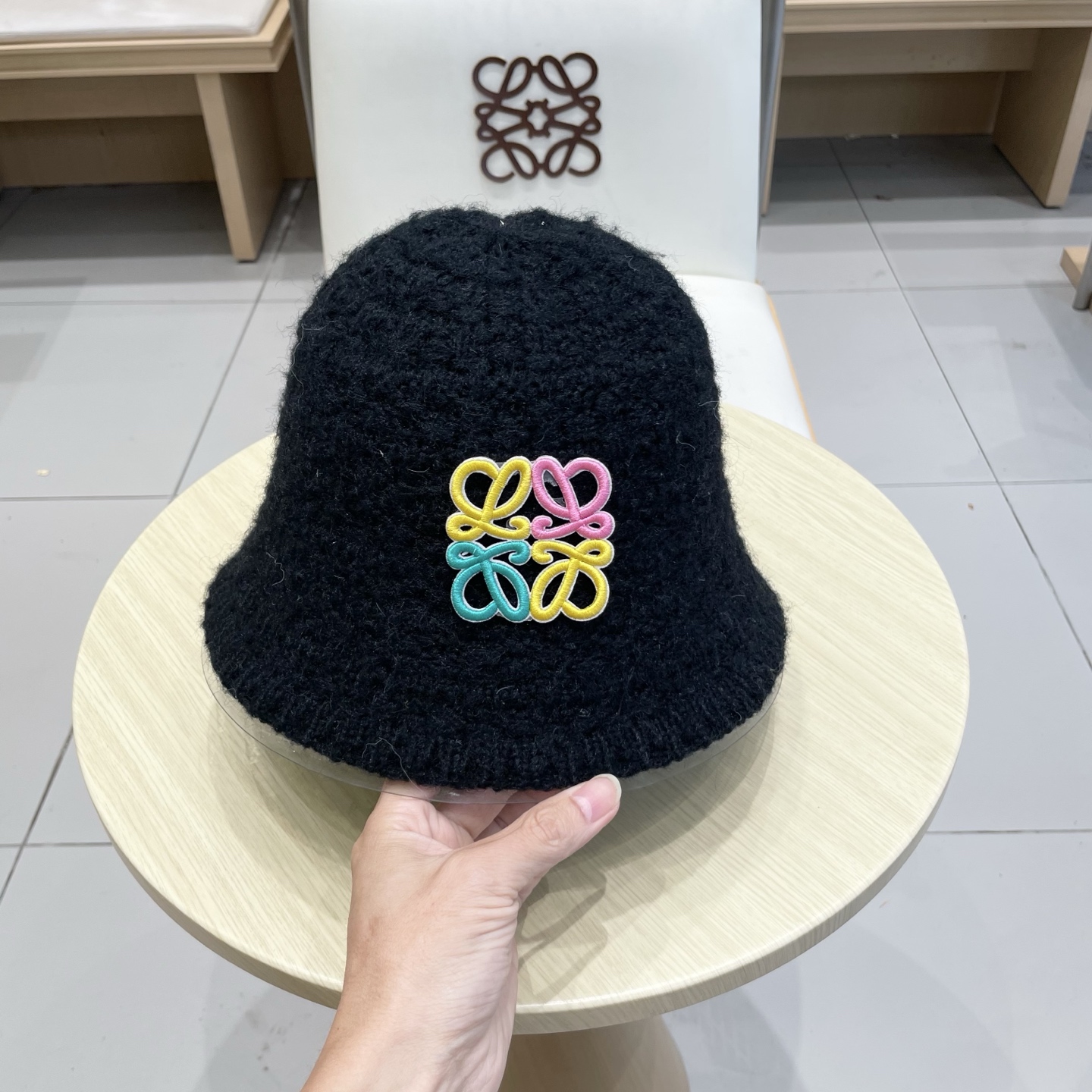 LOEWE罗意威秋冬百搭针织毛绒帽子女2025新款日系复古盆帽时尚保暖毛线水桶帽