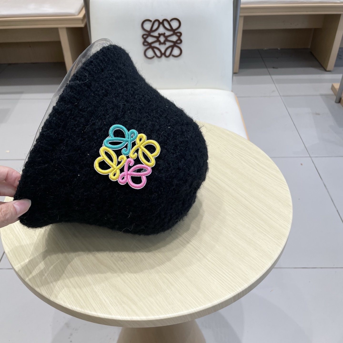 LOEWE罗意威秋冬百搭针织毛绒帽子女2025新款日系复古盆帽时尚保暖毛线水桶帽