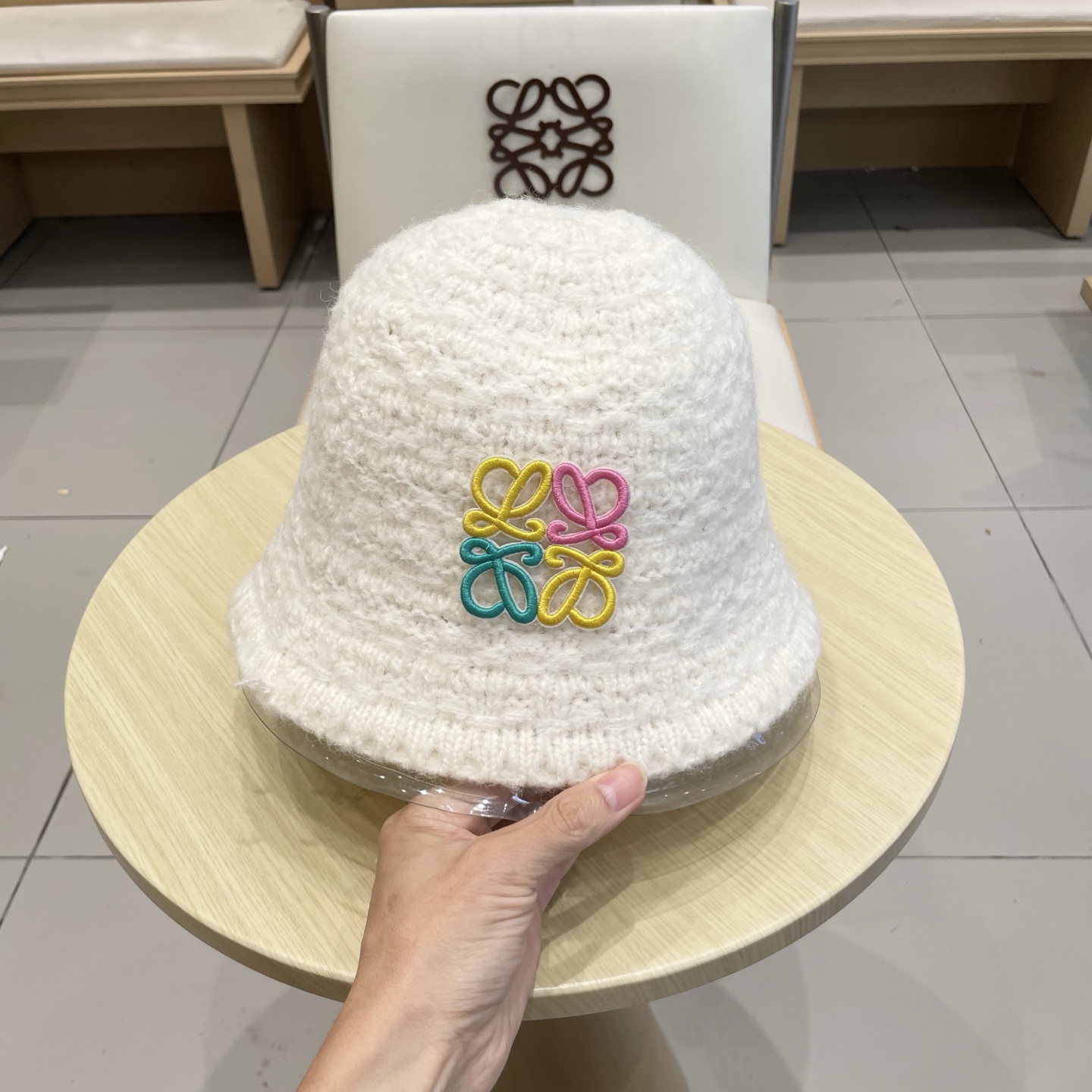 LOEWE罗意威秋冬百搭针织毛绒帽子女2025新款日系复古盆帽时尚保暖毛线水桶帽