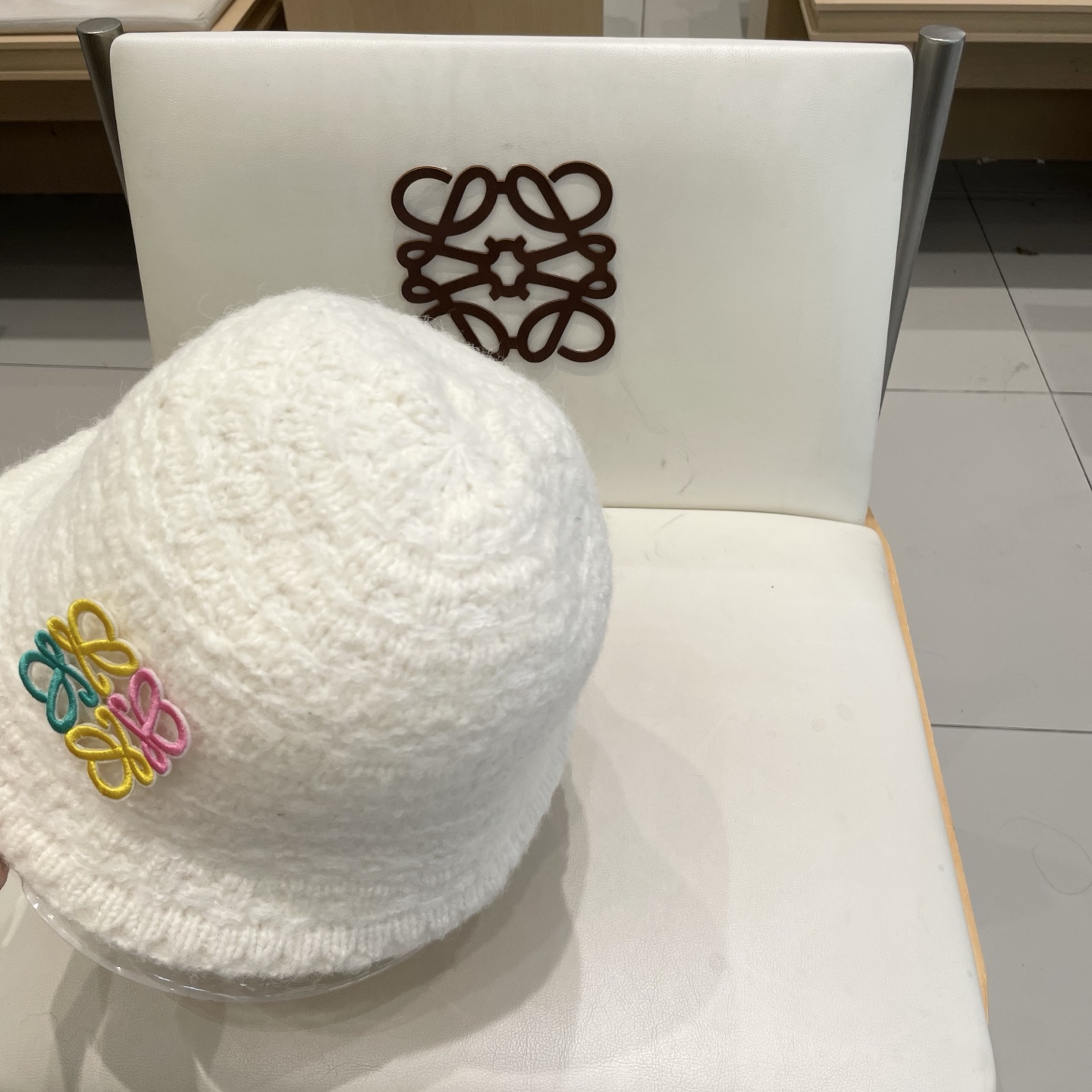 LOEWE罗意威秋冬百搭针织毛绒帽子女2025新款日系复古盆帽时尚保暖毛线水桶帽