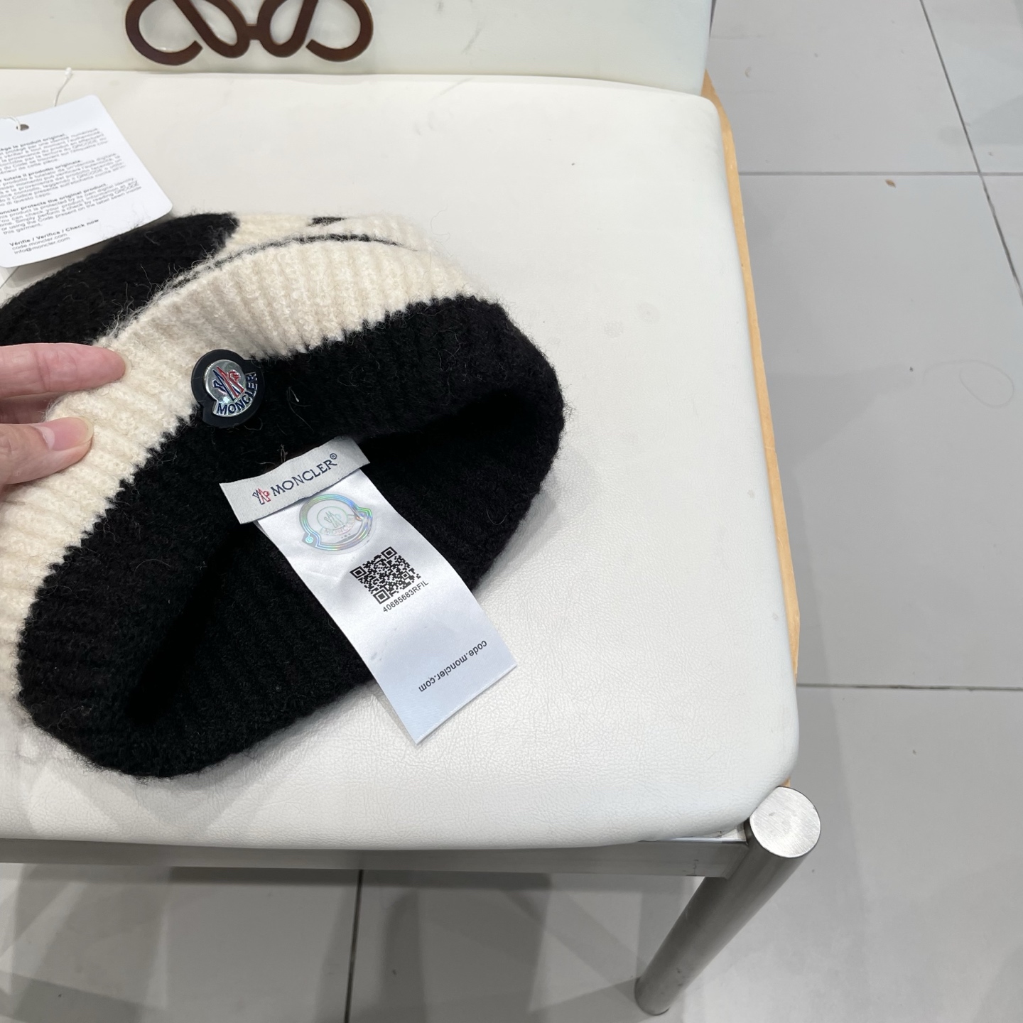  蒙口MONCLER软糯条纹针织帽女秋冬加厚保暖护耳冷帽拼色慵懒堆堆毛线帽子潮