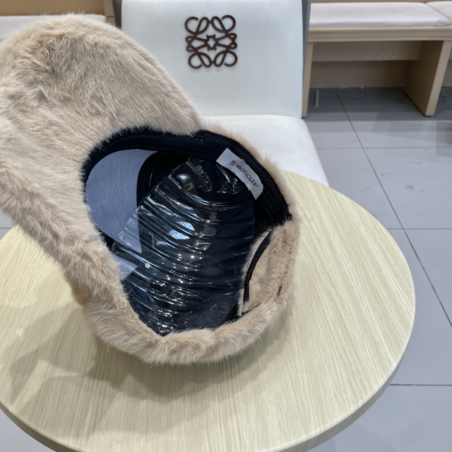  蒙口Moncler盟可睐兔毛棒球帽女冬季韩版大头围毛绒洋气护耳鸭舌帽秋冬天帽子