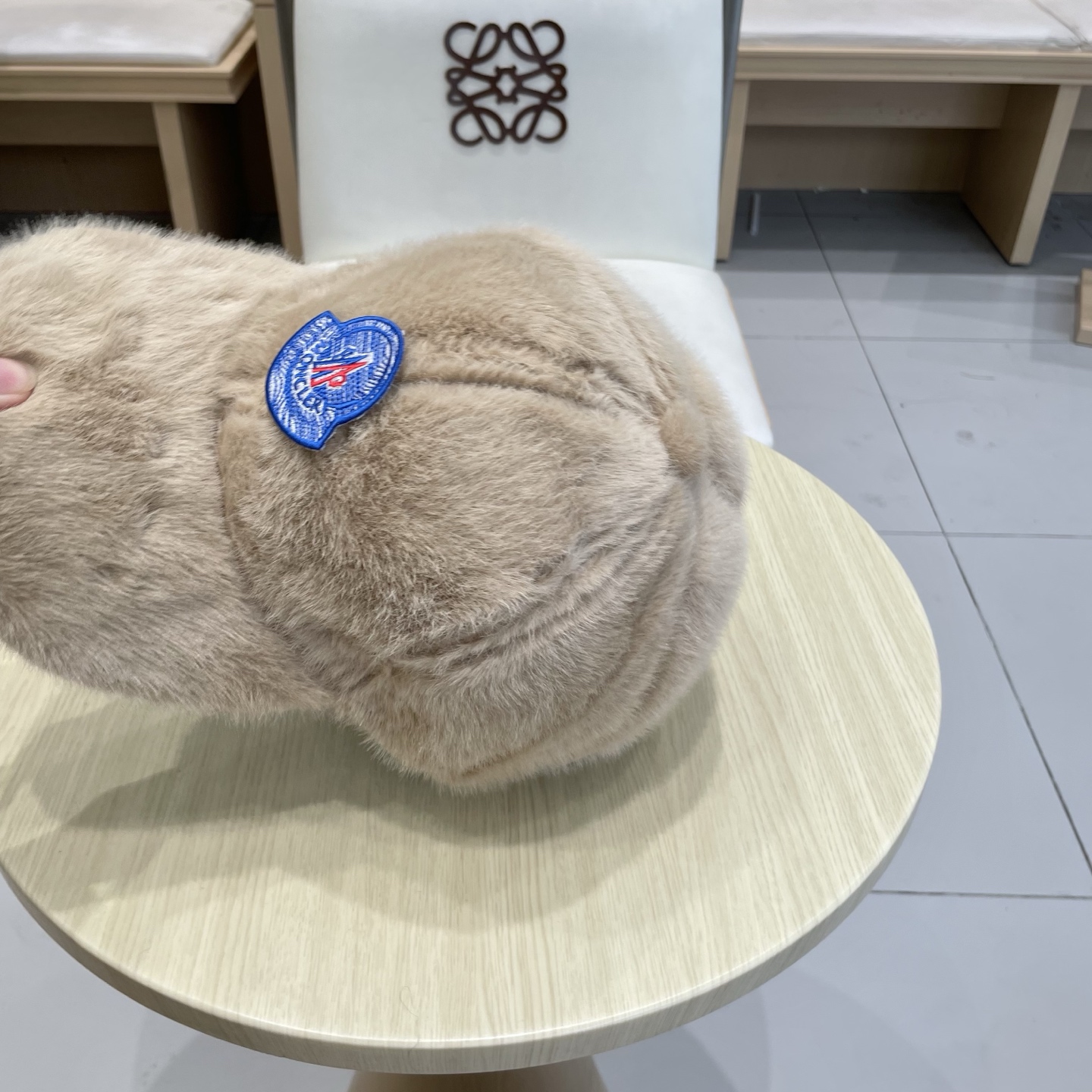  蒙口Moncler盟可睐兔毛棒球帽女冬季韩版大头围毛绒洋气护耳鸭舌帽秋冬天帽子