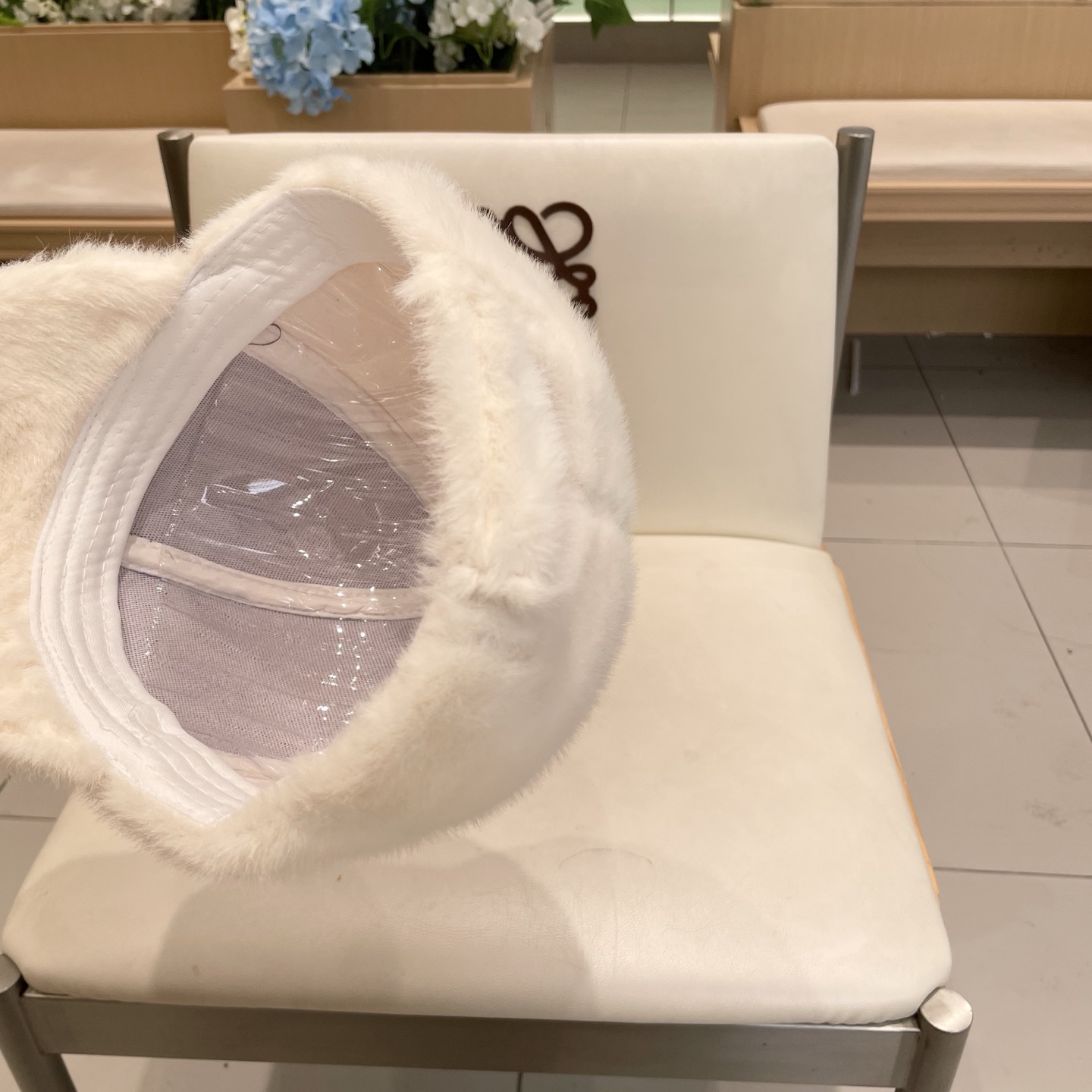  蒙口Moncler盟可睐兔毛棒球帽女冬季韩版大头围毛绒洋气护耳鸭舌帽秋冬天帽子