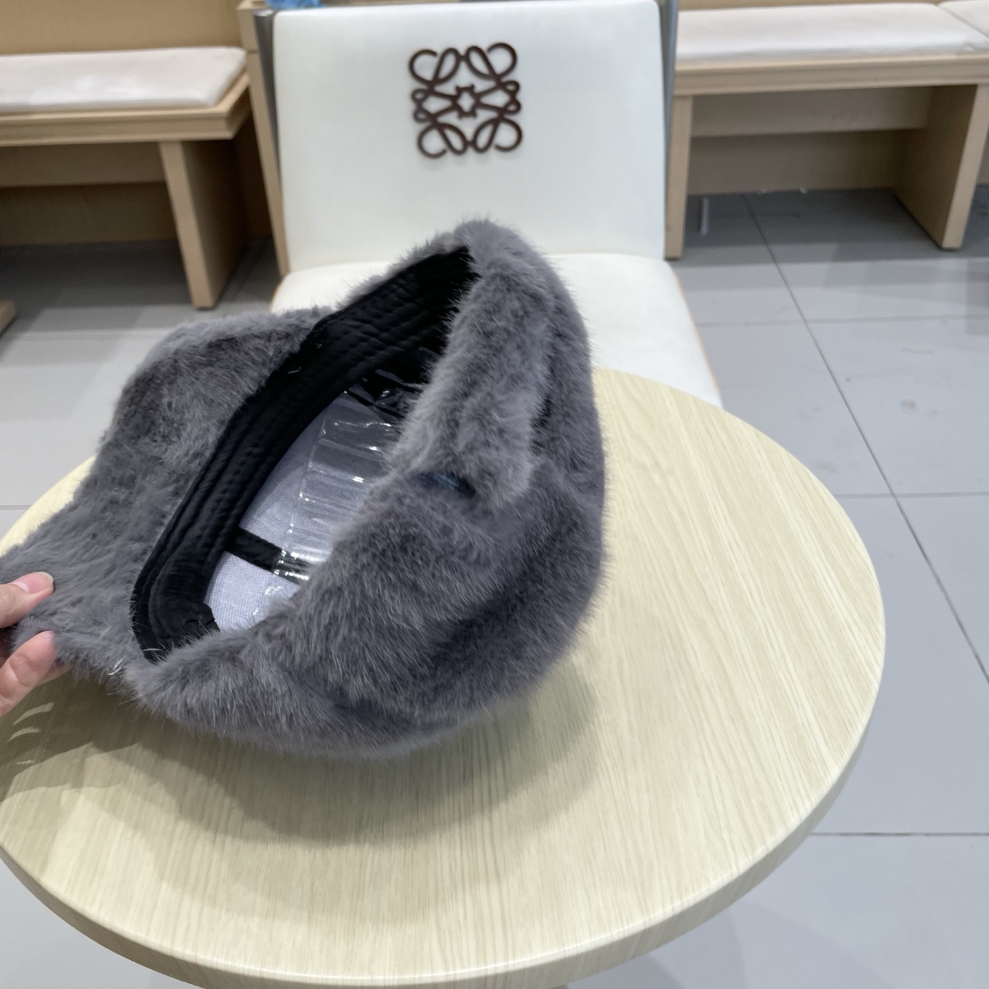  蒙口Moncler盟可睐兔毛棒球帽女冬季韩版大头围毛绒洋气护耳鸭舌帽秋冬天帽子