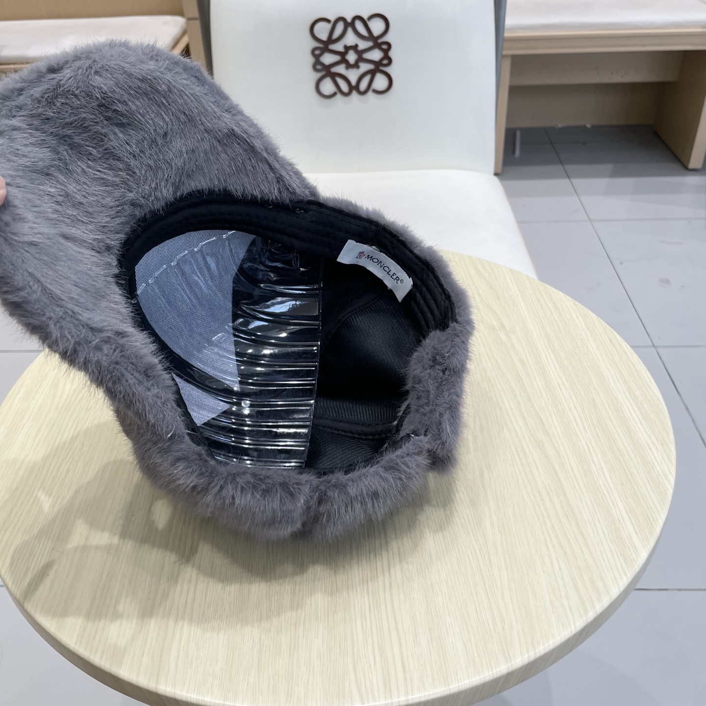  蒙口Moncler盟可睐兔毛棒球帽女冬季韩版大头围毛绒洋气护耳鸭舌帽秋冬天帽子