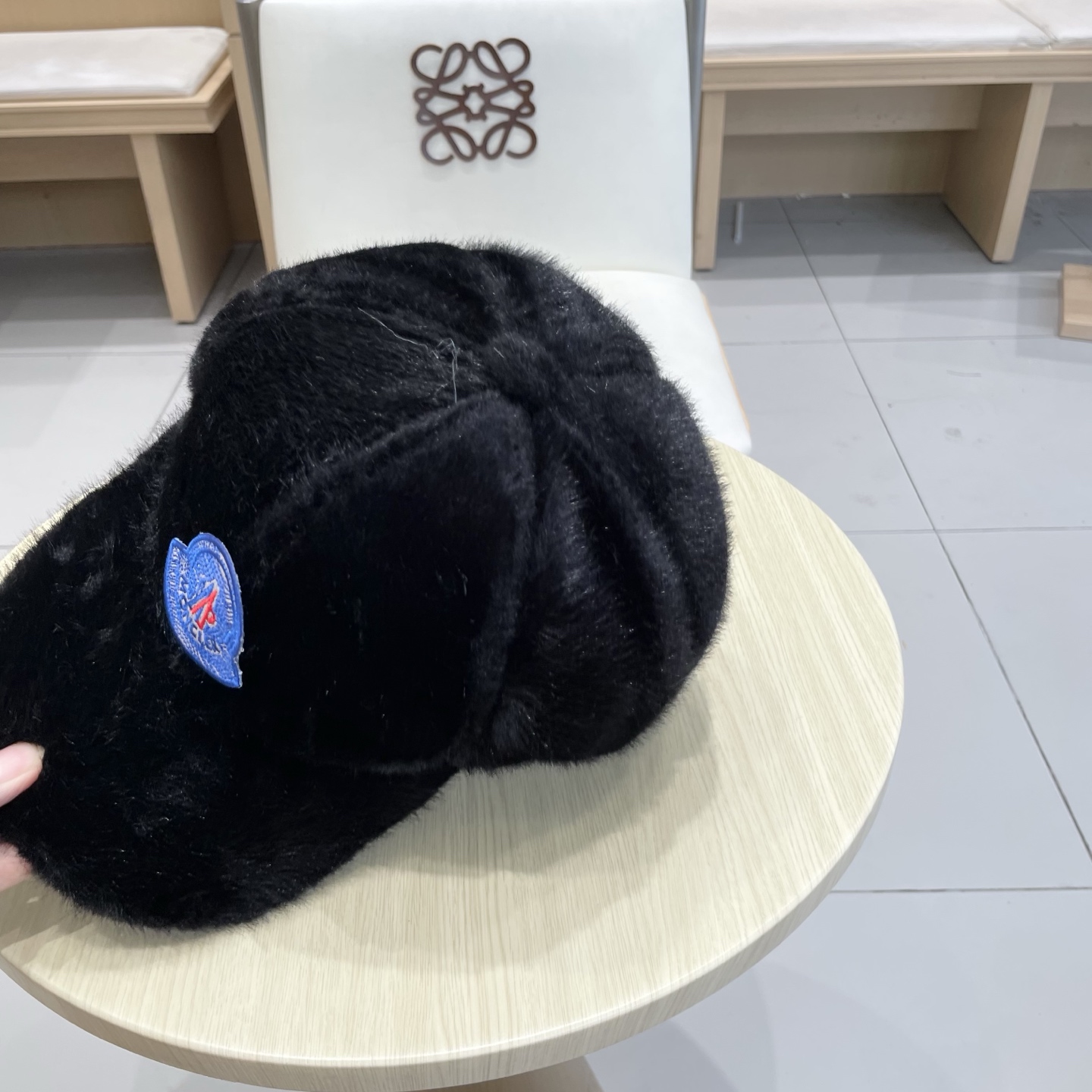  蒙口Moncler盟可睐兔毛棒球帽女冬季韩版大头围毛绒洋气护耳鸭舌帽秋冬天帽子