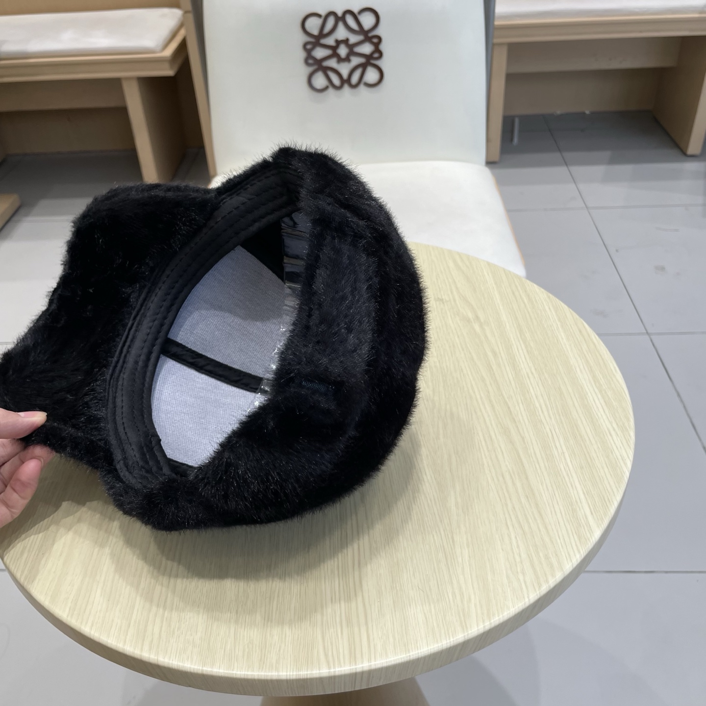  蒙口Moncler盟可睐兔毛棒球帽女冬季韩版大头围毛绒洋气护耳鸭舌帽秋冬天帽子