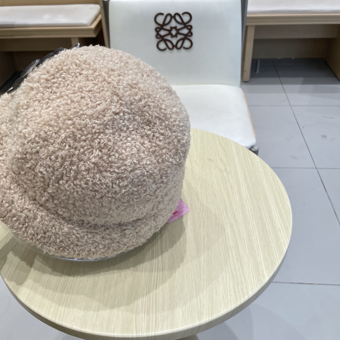  LOEWE罗意威厚实羊羔毛绒渔夫帽女秋冬加厚东北防寒防寒护耳水桶盆帽显脸小