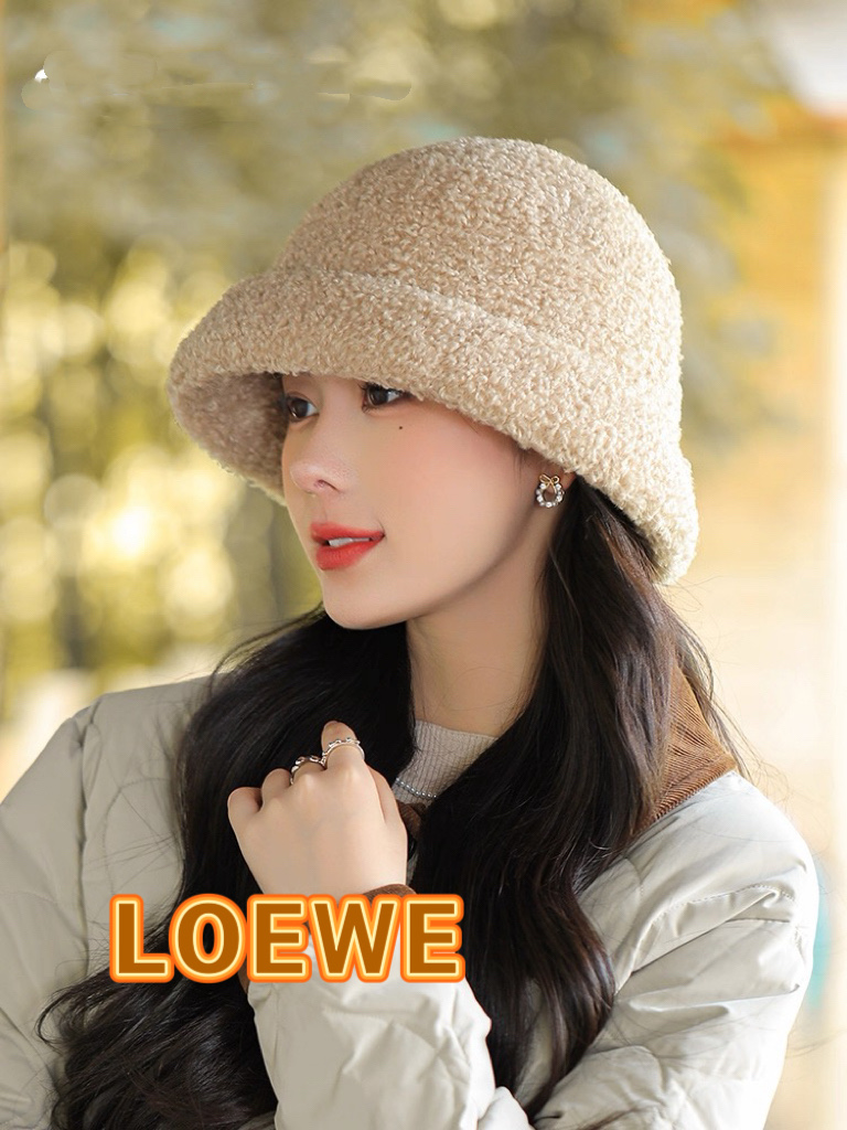  LOEWE罗意威厚实羊羔毛绒渔夫帽女秋冬加厚东北防寒防寒护耳水桶盆帽显脸小