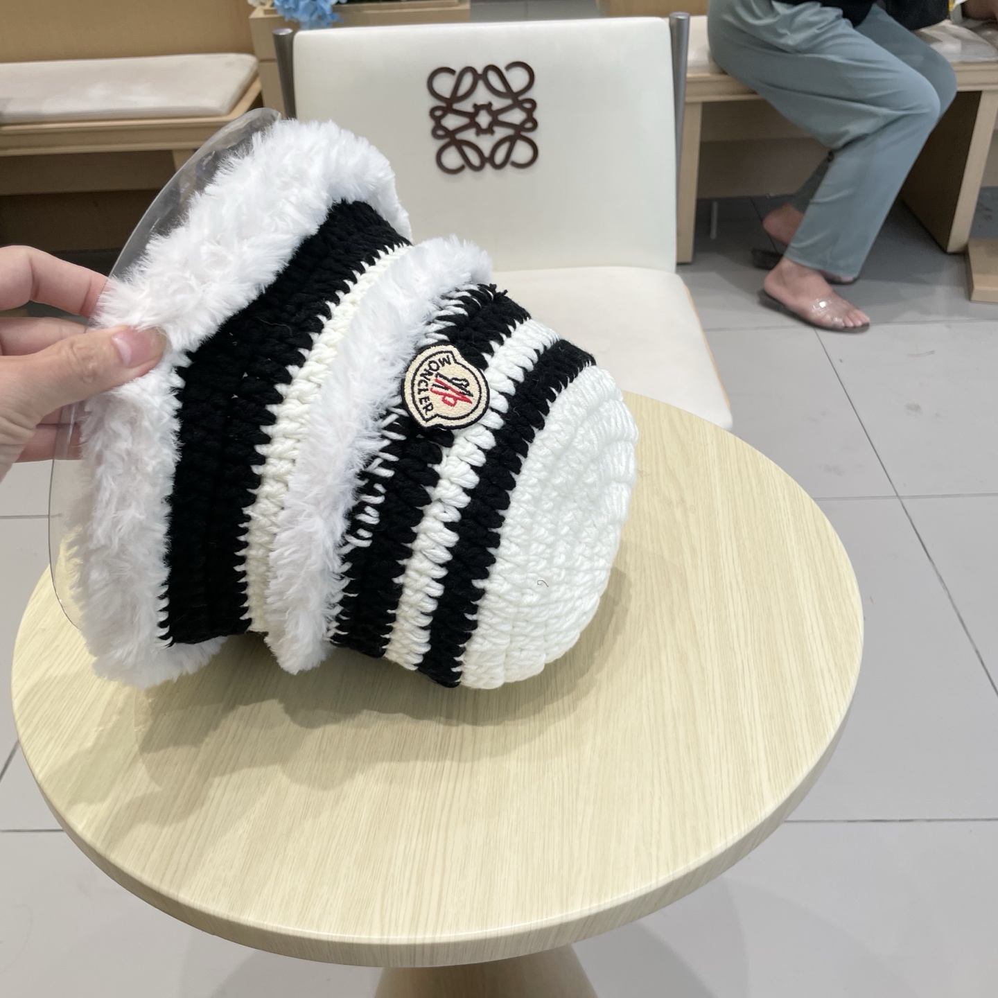 蒙口MONCLER帽子女秋冬新款拼接毛绒盆帽保暖百搭时尚渔夫帽网红显脸小针织帽