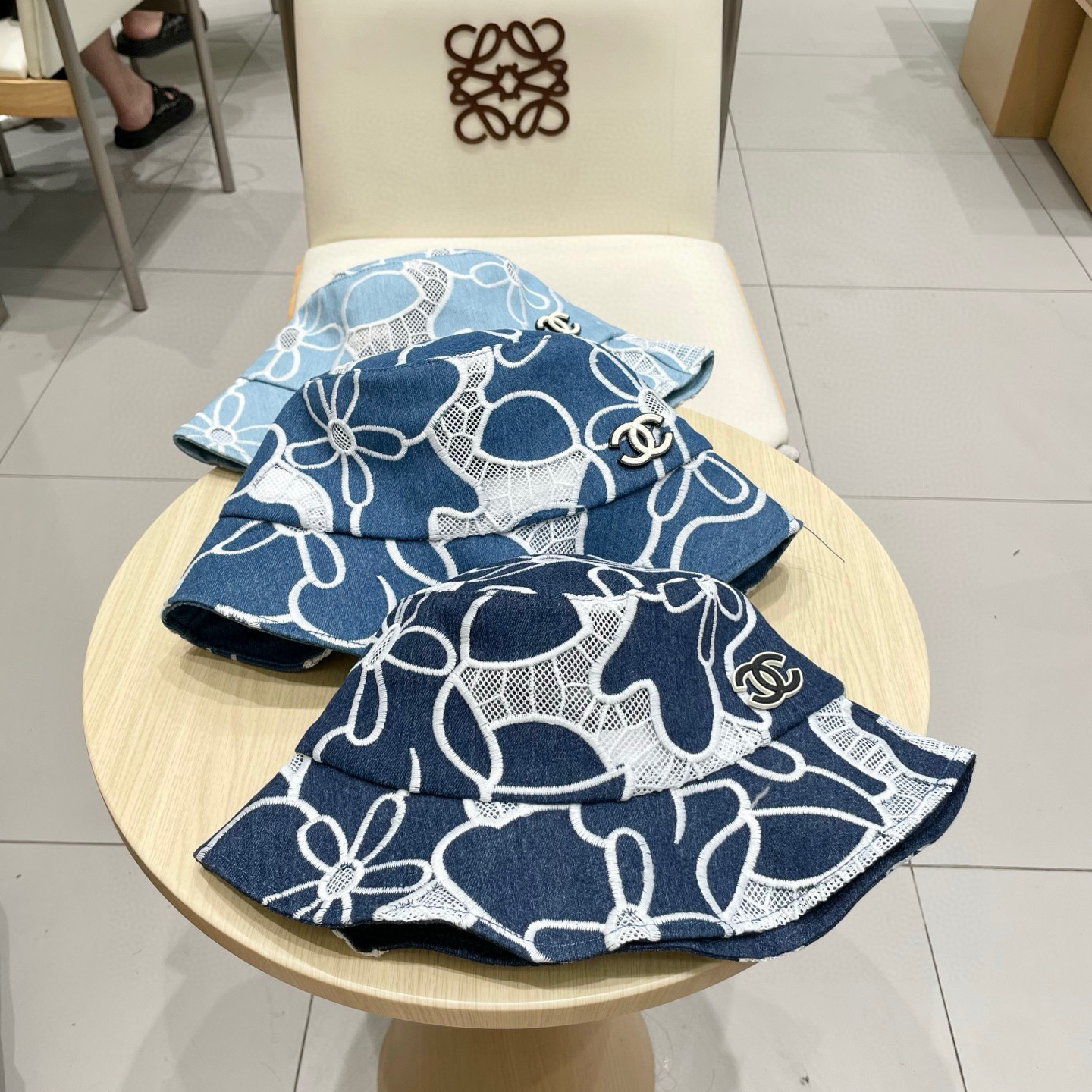  chanel香奈儿渔夫帽女春夏季镂空透气刺绣花朵牛仔盆帽新款显脸小遮阳帽可折叠