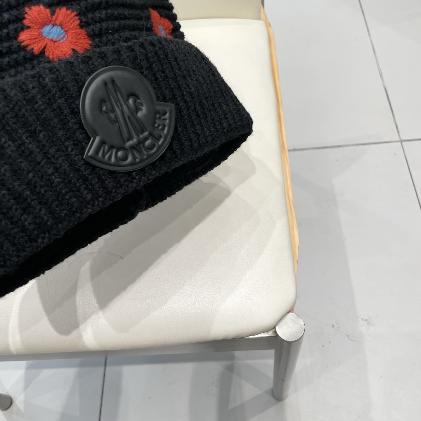  MONCLER蒙口2025新款时尚花朵刺绣针织帽子女生秋冬天防寒保暖毛线帽护耳冷帽