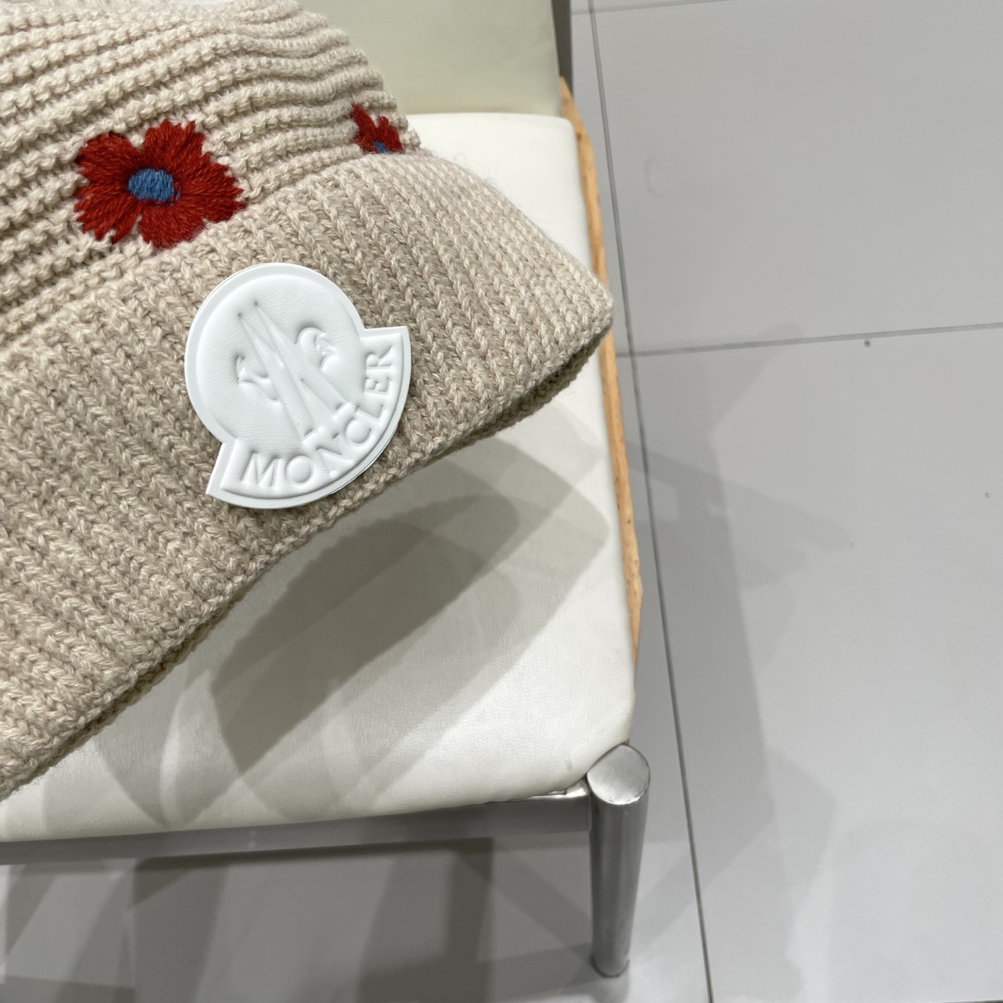  MONCLER蒙口2025新款时尚花朵刺绣针织帽子女生秋冬天防寒保暖毛线帽护耳冷帽