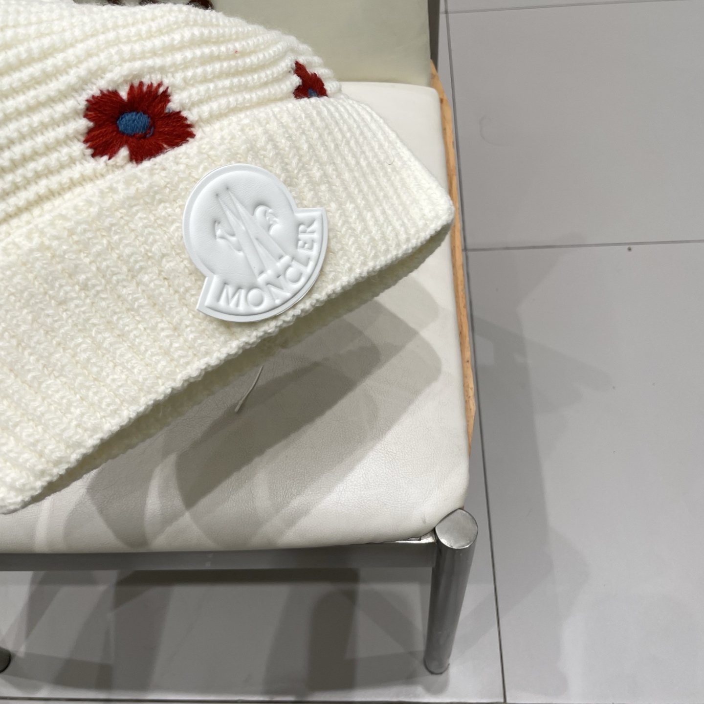  MONCLER蒙口2025新款时尚花朵刺绣针织帽子女生秋冬天防寒保暖毛线帽护耳冷帽