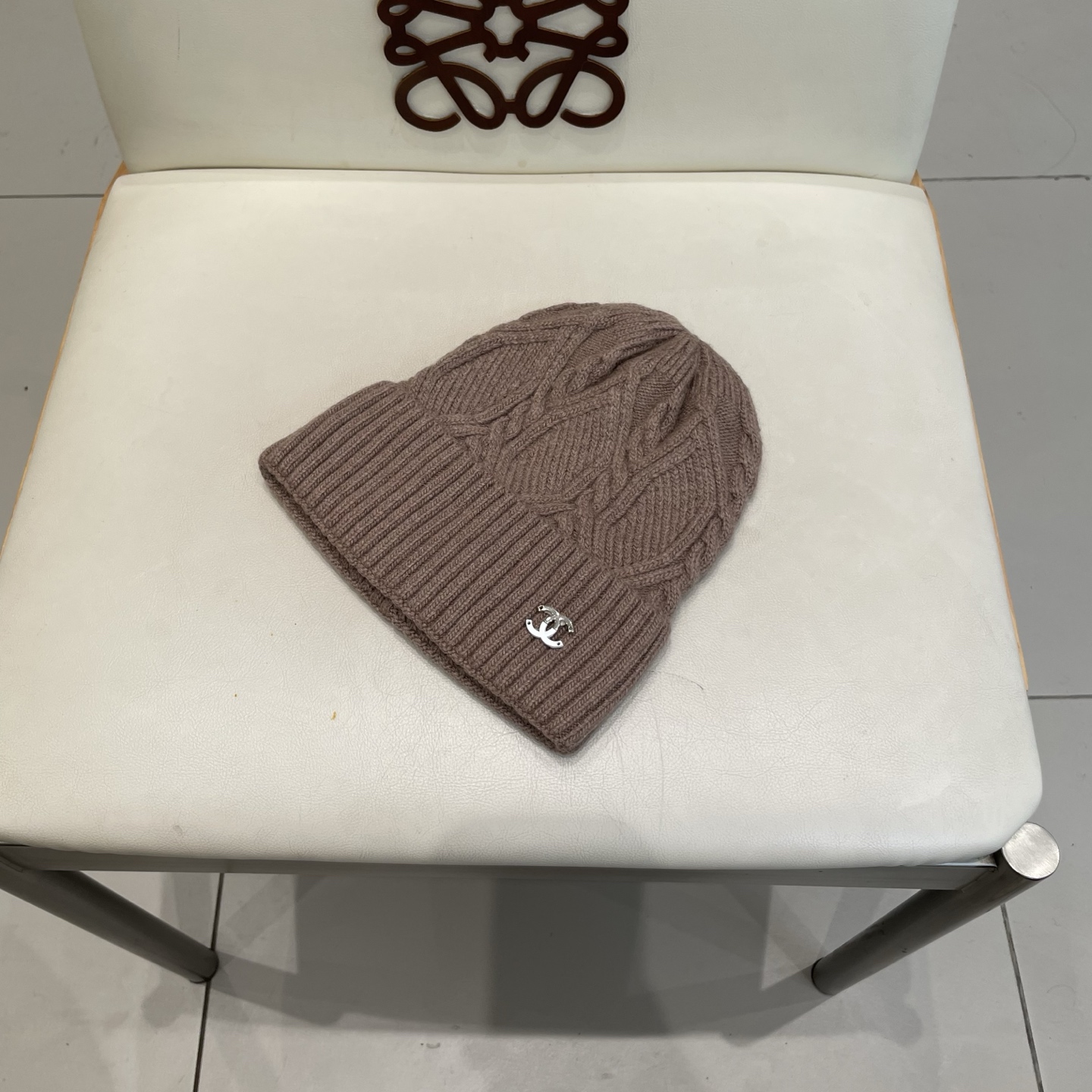  蒙口MONCLER针织百分之30兔羊+百分之70 毛毛线帽
超经典不过时的一款秋冬冷帽🥶
懂货的小姐姐