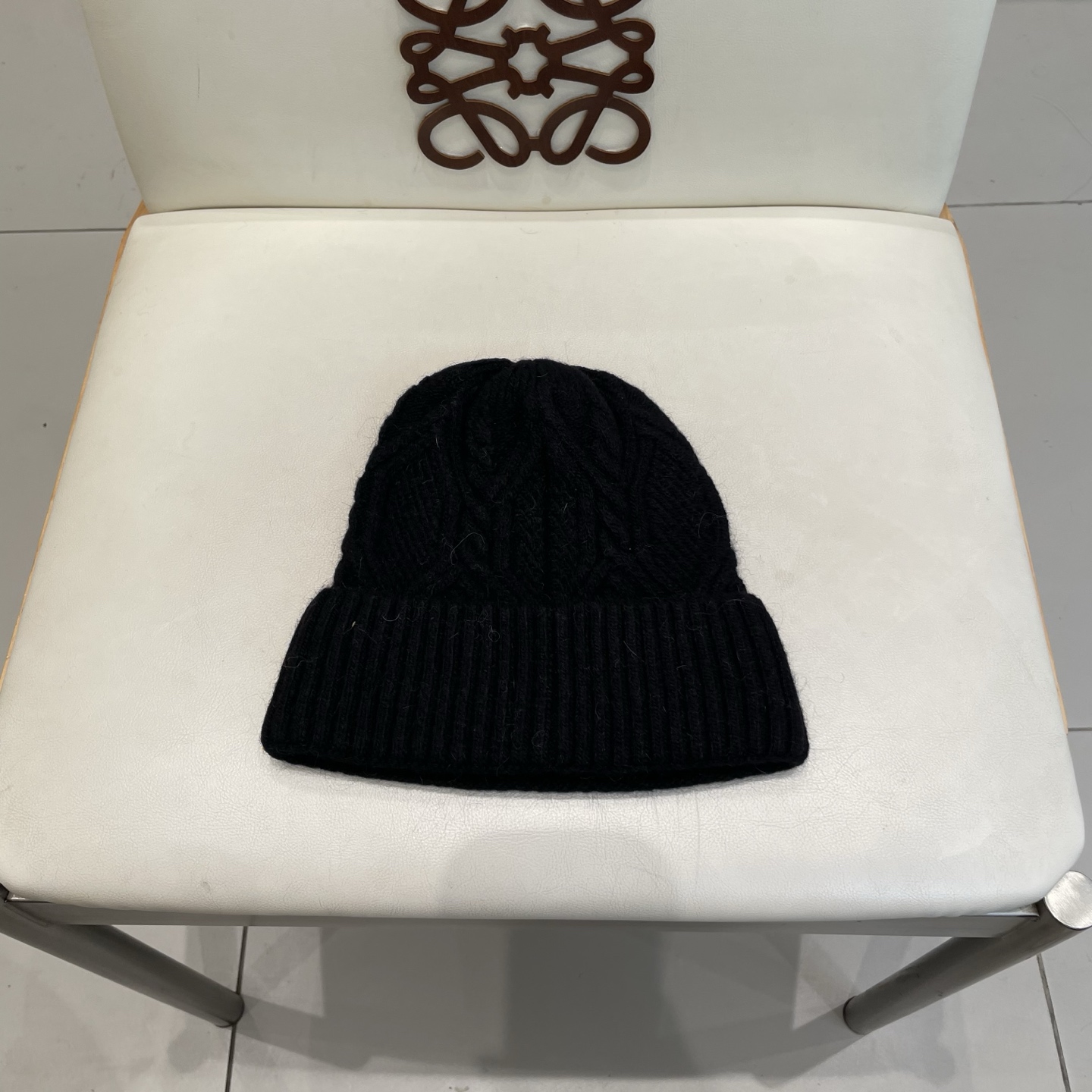  蒙口MONCLER针织百分之30兔羊+百分之70 毛毛线帽
超经典不过时的一款秋冬冷帽🥶
懂货的小姐姐