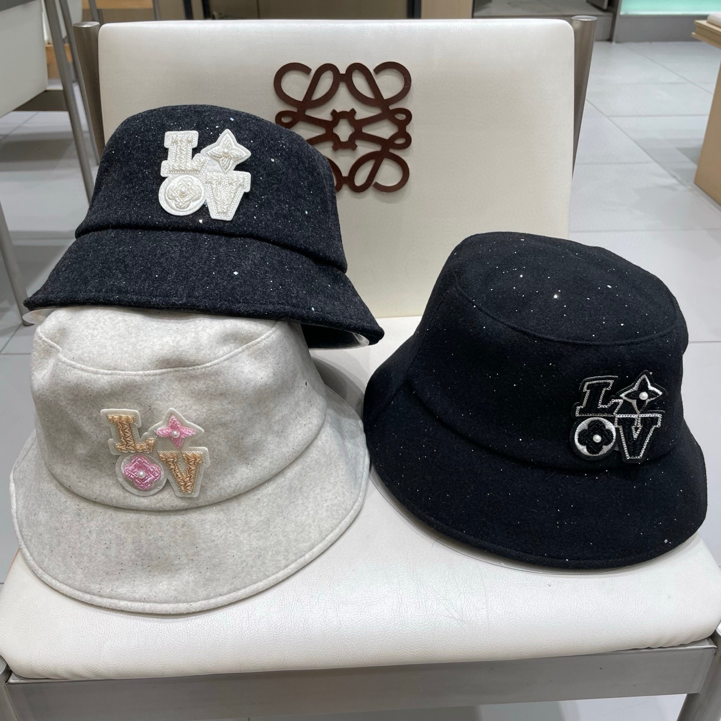 Lv路易威登秋冬新款设计感优雅渔夫帽素颜遮阳显脸小气质盆帽网红