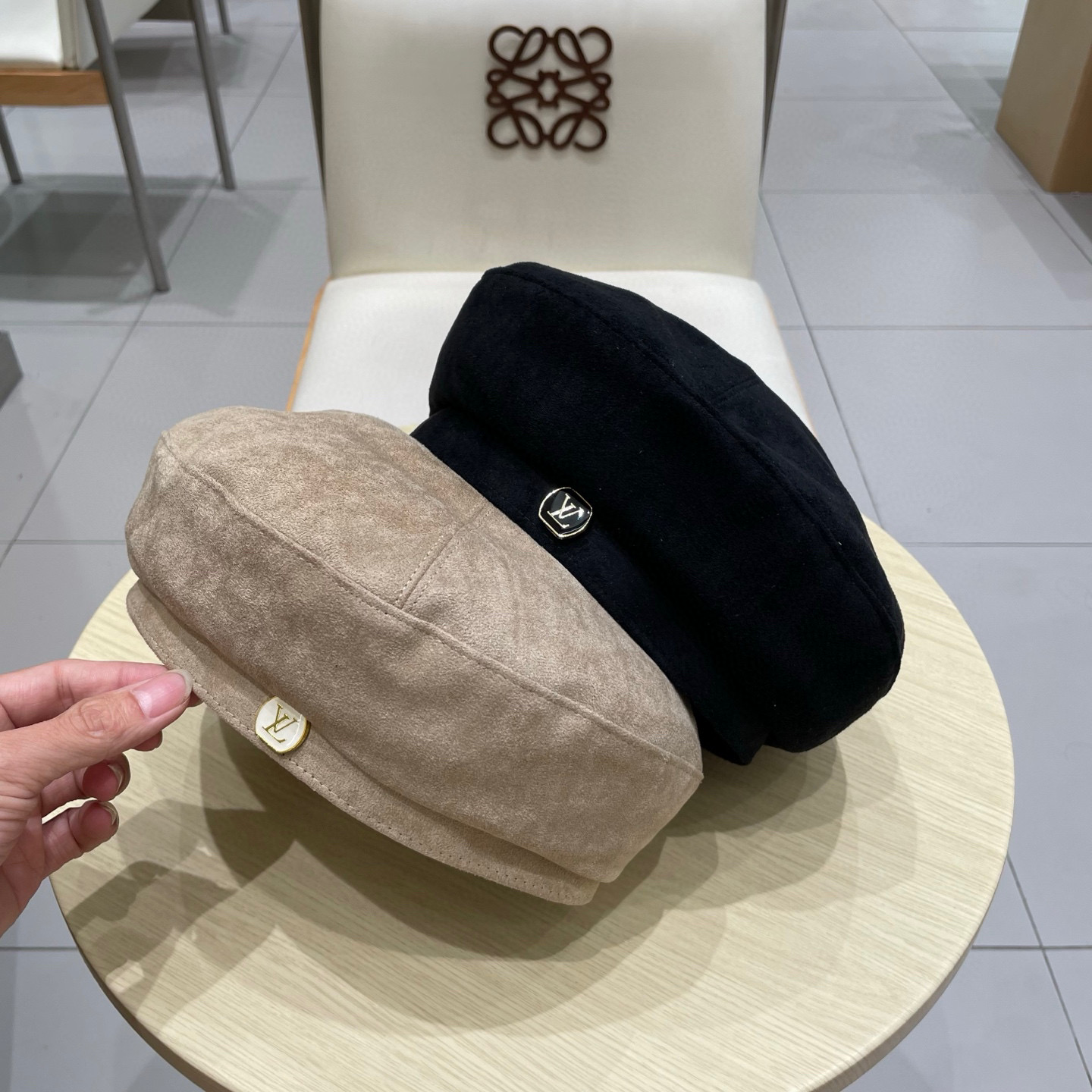  lv路易威登秋冬英伦风复古帽子女韩版贝雷帽新款气质百搭画家帽显脸小南瓜帽