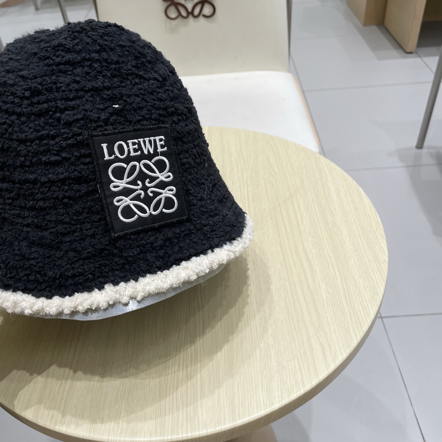  loewe罗意威毛绒针织渔夫帽秋冬季帽子女款2025新款显脸小水桶盆帽