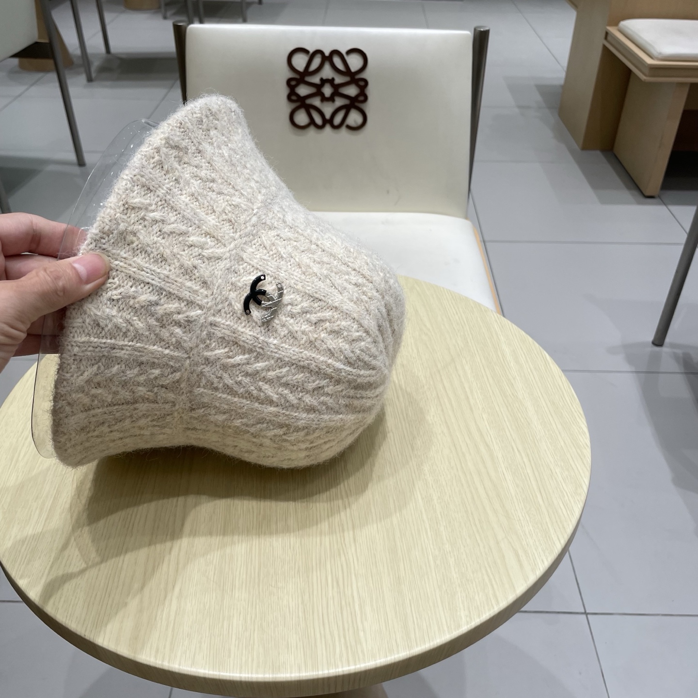 chanel香奈儿复古纯色水桶帽子女百搭毛绒针织渔夫帽冬季保暖显脸小盆帽女