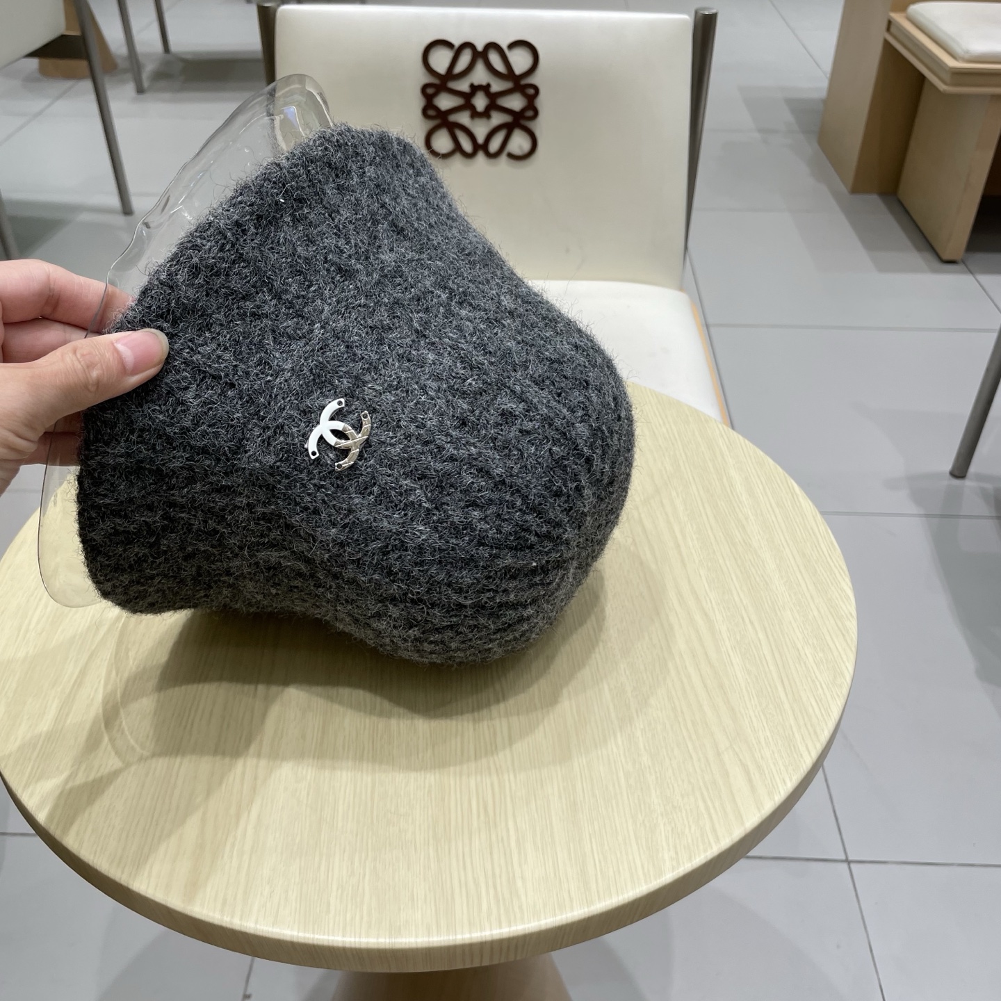 chanel香奈儿复古纯色水桶帽子女百搭毛绒针织渔夫帽冬季保暖显脸小盆帽女