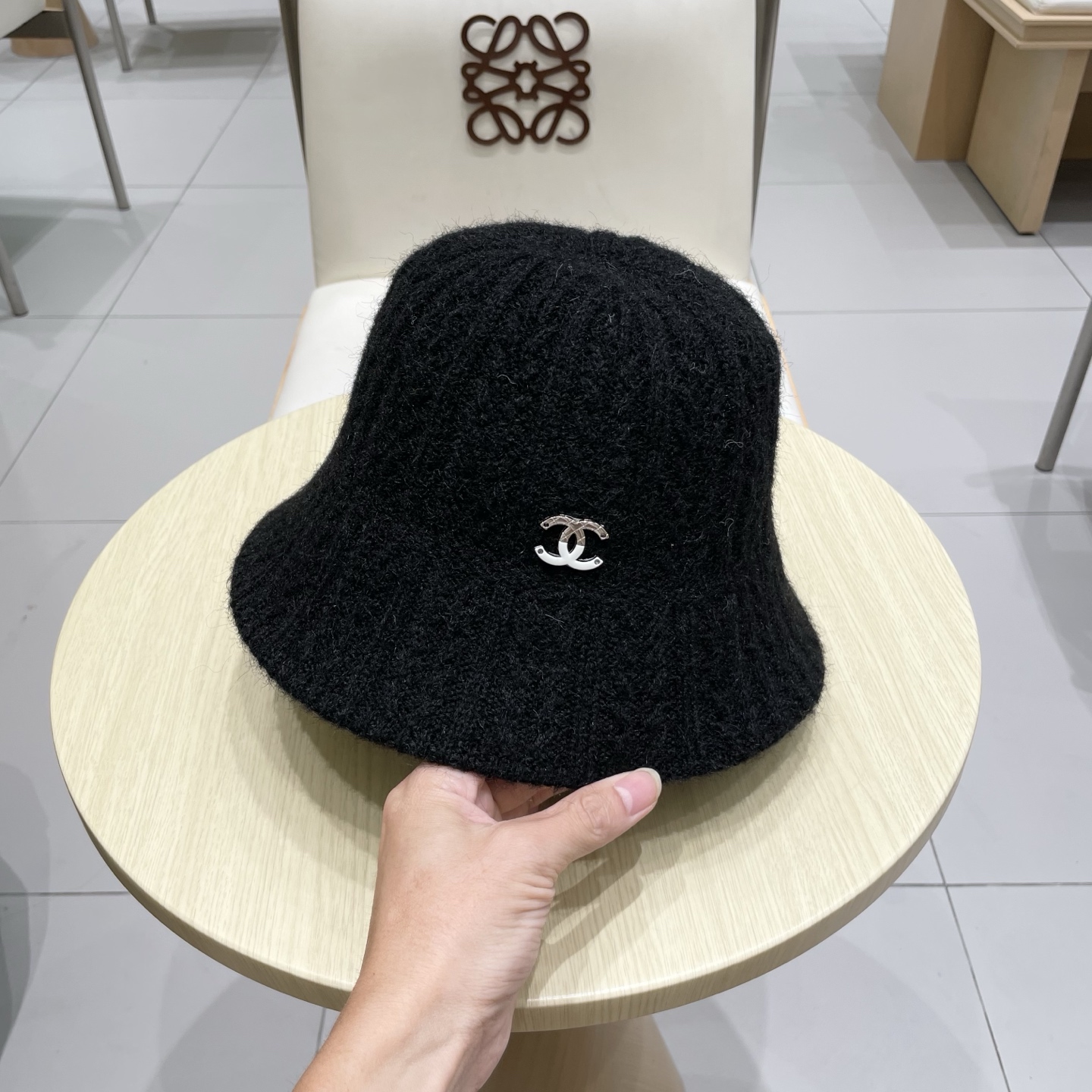 chanel香奈儿复古纯色水桶帽子女百搭毛绒针织渔夫帽冬季保暖显脸小盆帽女