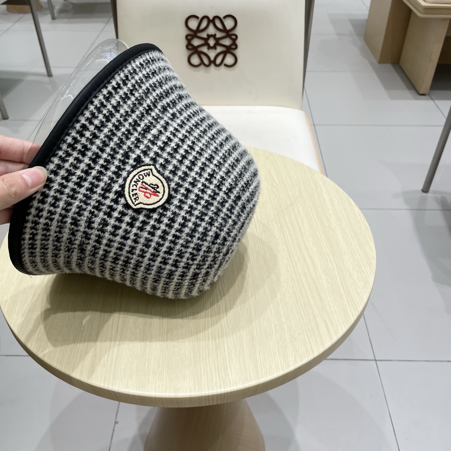  MONCLER蒙口新款秋冬季千鸟格针织水桶帽子女百搭时髦复古气质保暖渔夫帽潮