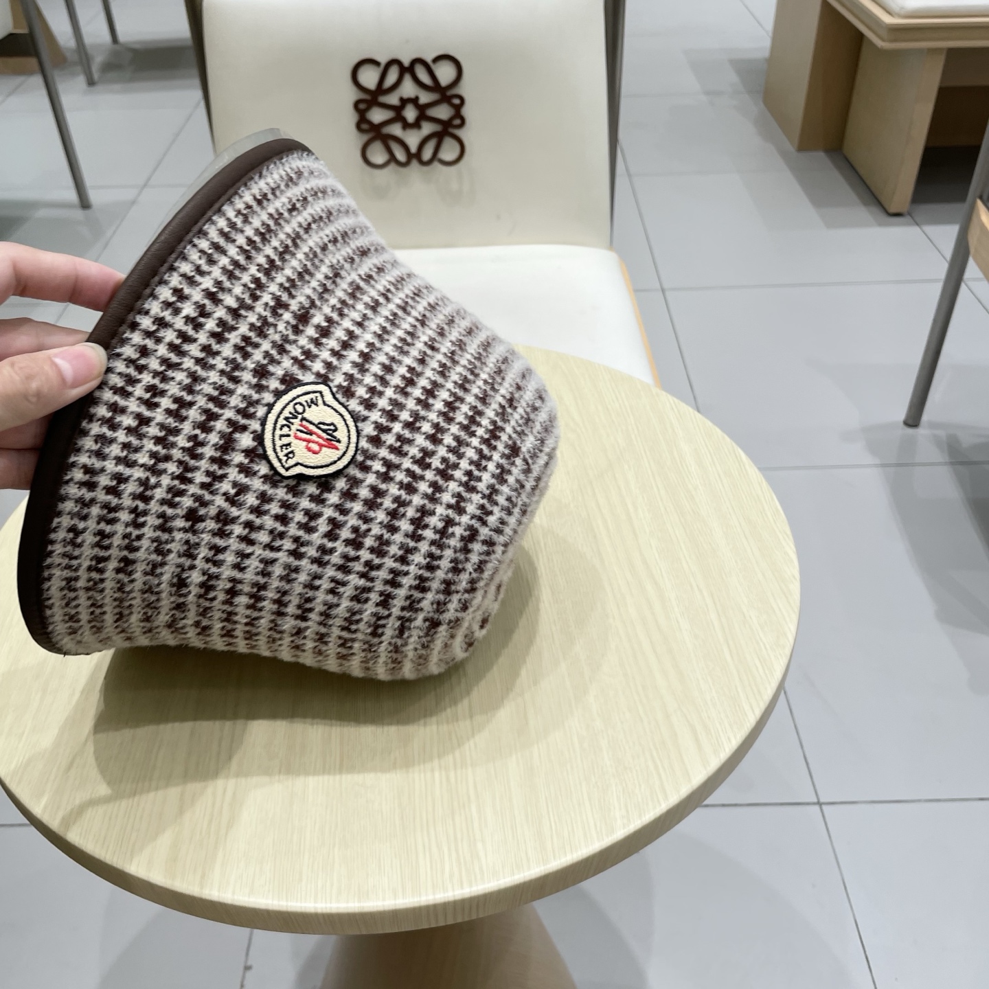  MONCLER蒙口新款秋冬季千鸟格针织水桶帽子女百搭时髦复古气质保暖渔夫帽潮