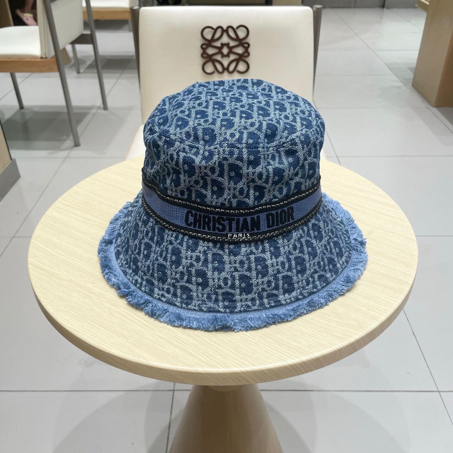  DIOR 满LOGO刺绣字母牛仔渔夫帽 