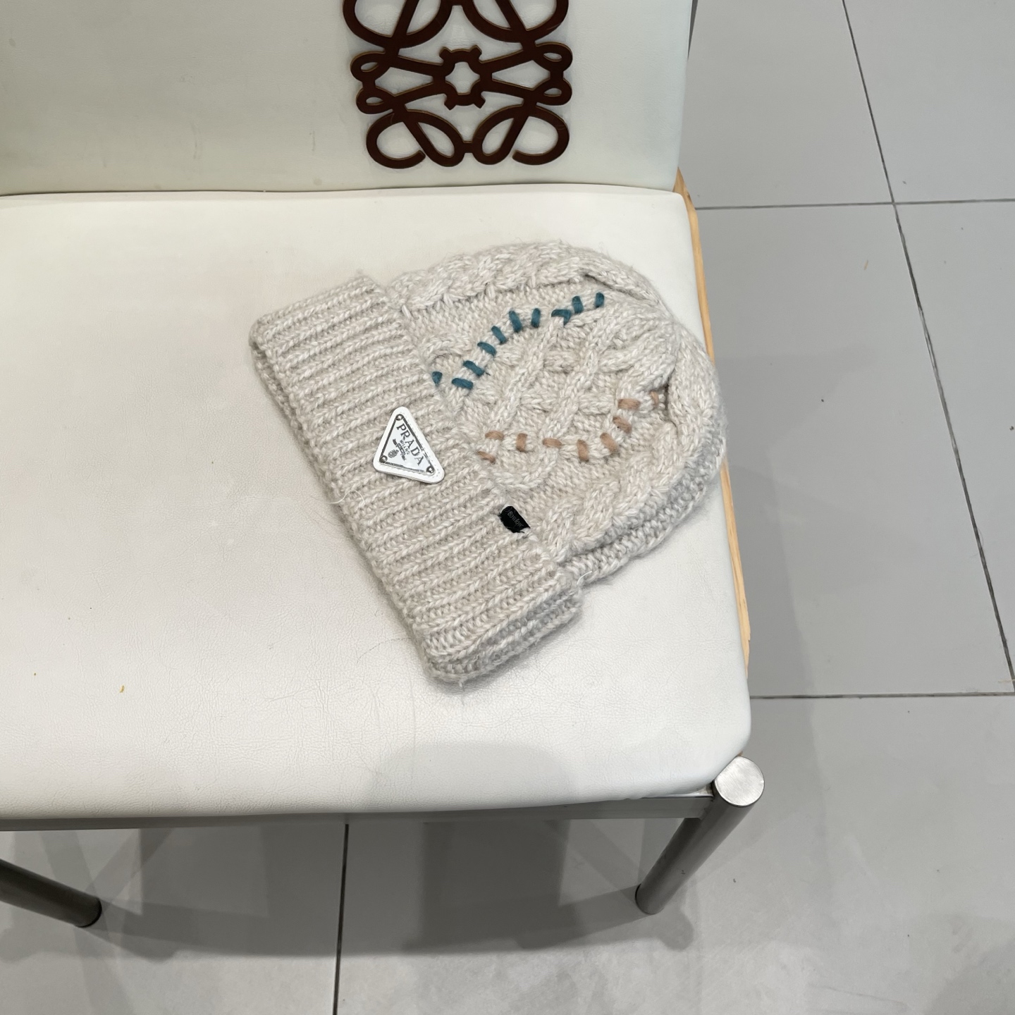  🧢普拉达PRADA👒 秋冬新款针织毛线帽，超火爆💖质感一流，出街超好搭配！减龄神器