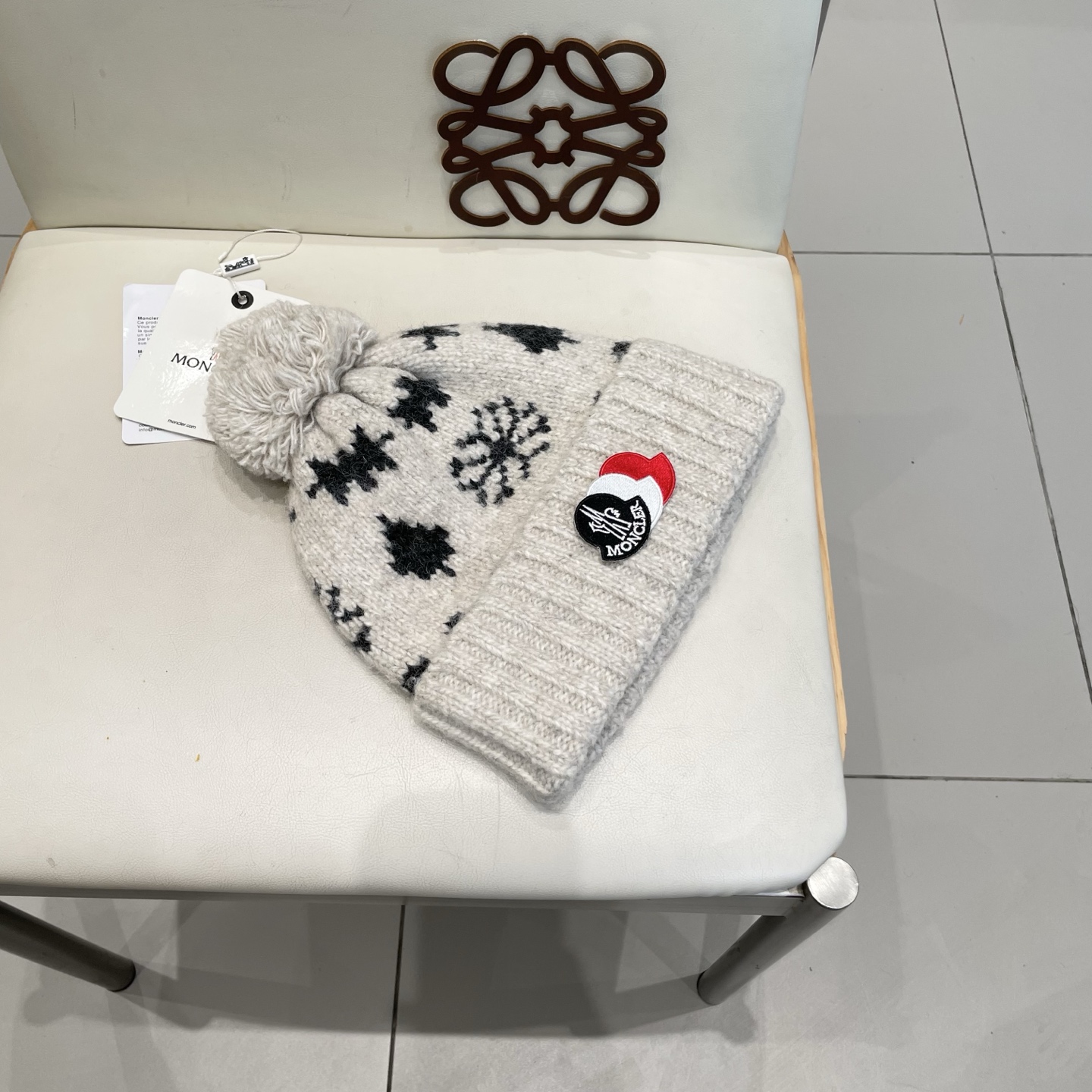   Moncler 蒙口费尔岛提花毛线帽子女秋冬新款防寒护耳保暖冷帽大头围毛球针织帽