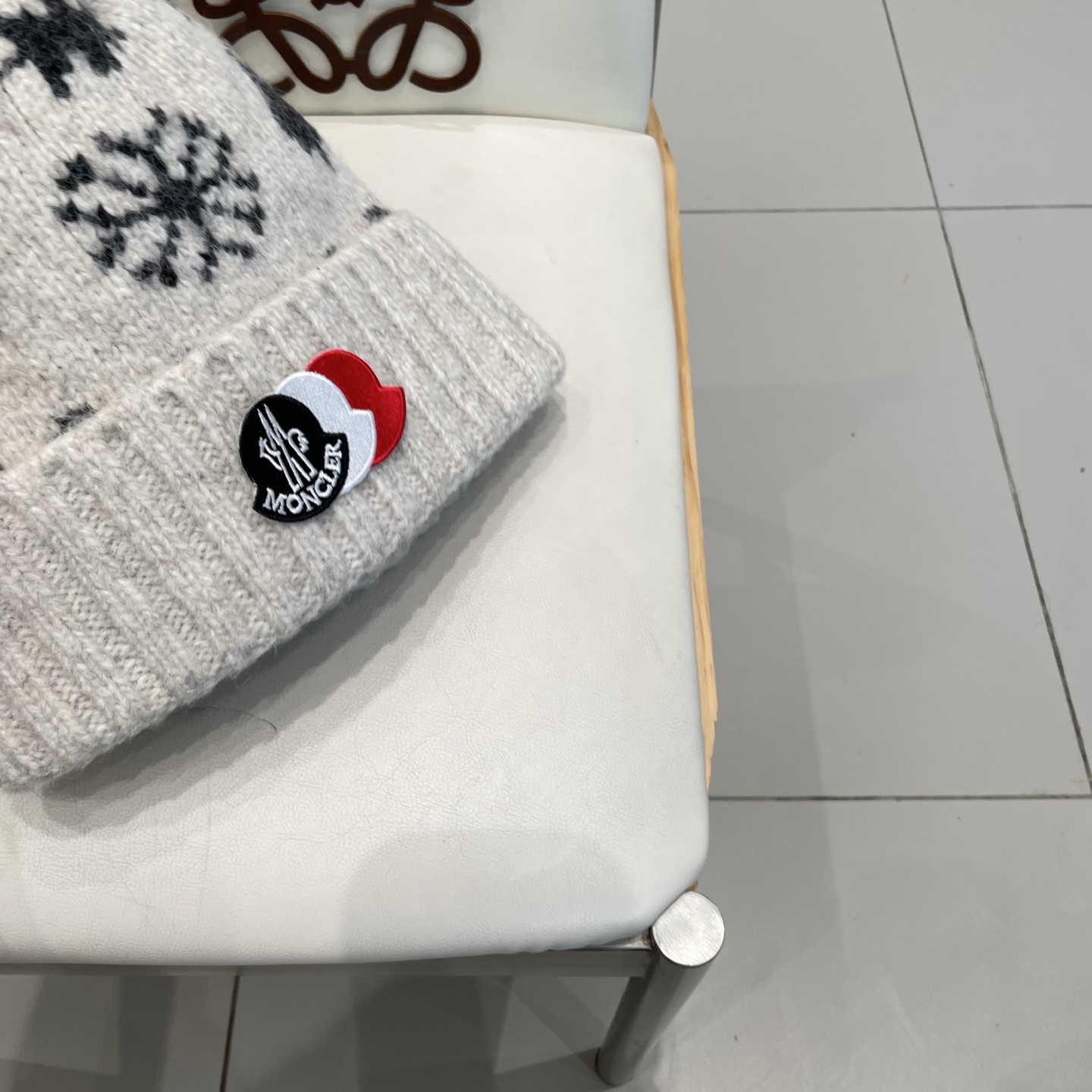   Moncler 蒙口费尔岛提花毛线帽子女秋冬新款防寒护耳保暖冷帽大头围毛球针织帽