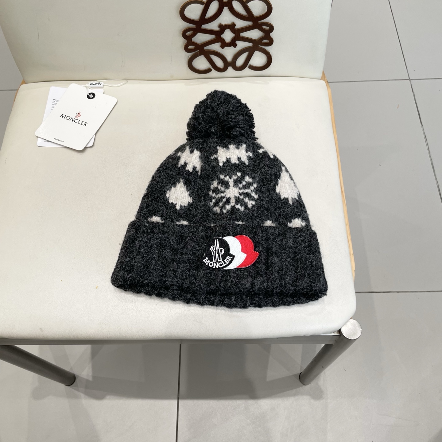  Moncler 蒙口费尔岛提花毛线帽子女秋冬新款防寒护耳保暖冷帽大头围毛球针织帽