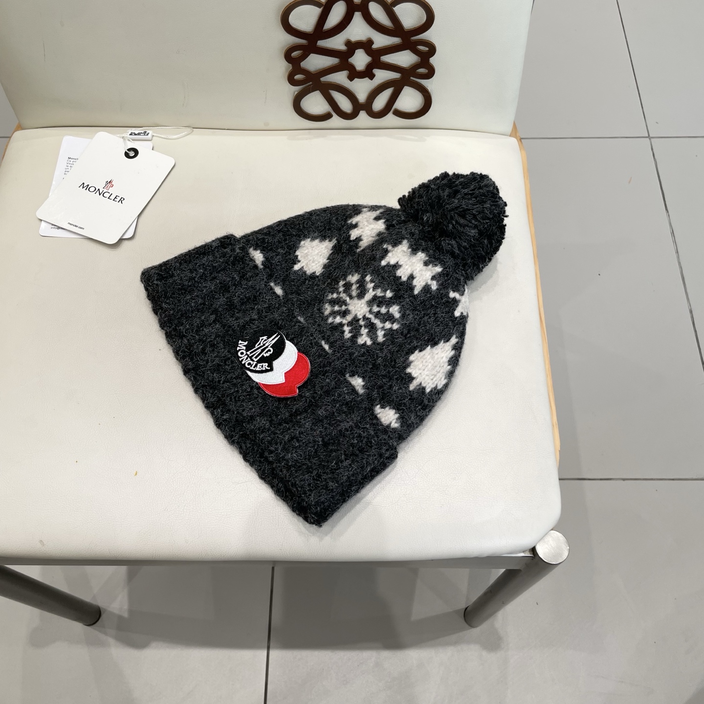   Moncler 蒙口费尔岛提花毛线帽子女秋冬新款防寒护耳保暖冷帽大头围毛球针织帽