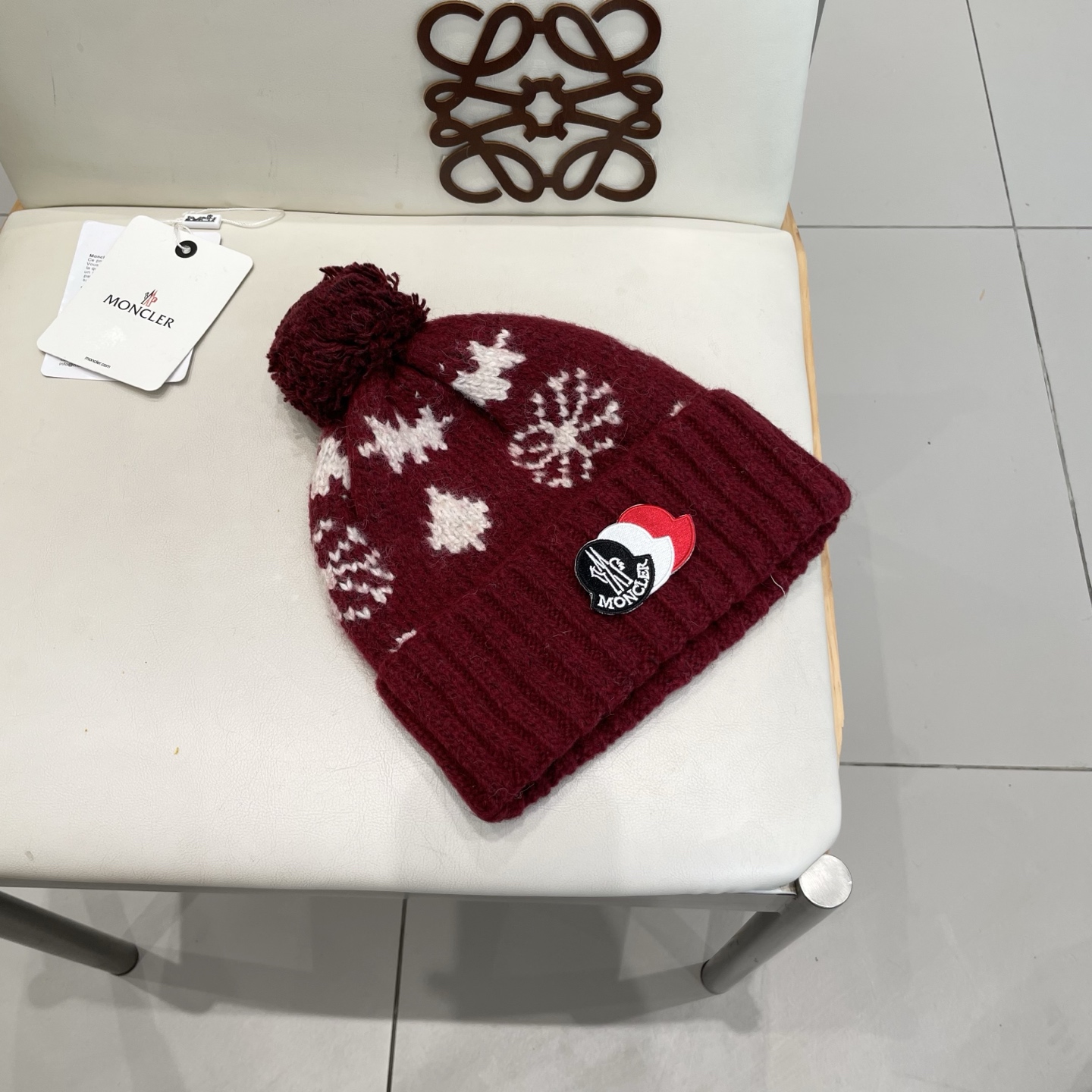   Moncler 蒙口费尔岛提花毛线帽子女秋冬新款防寒护耳保暖冷帽大头围毛球针织帽