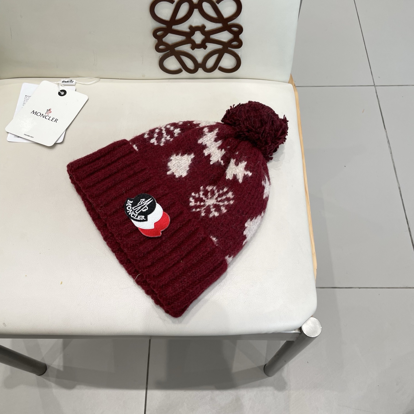   Moncler 蒙口费尔岛提花毛线帽子女秋冬新款防寒护耳保暖冷帽大头围毛球针织帽