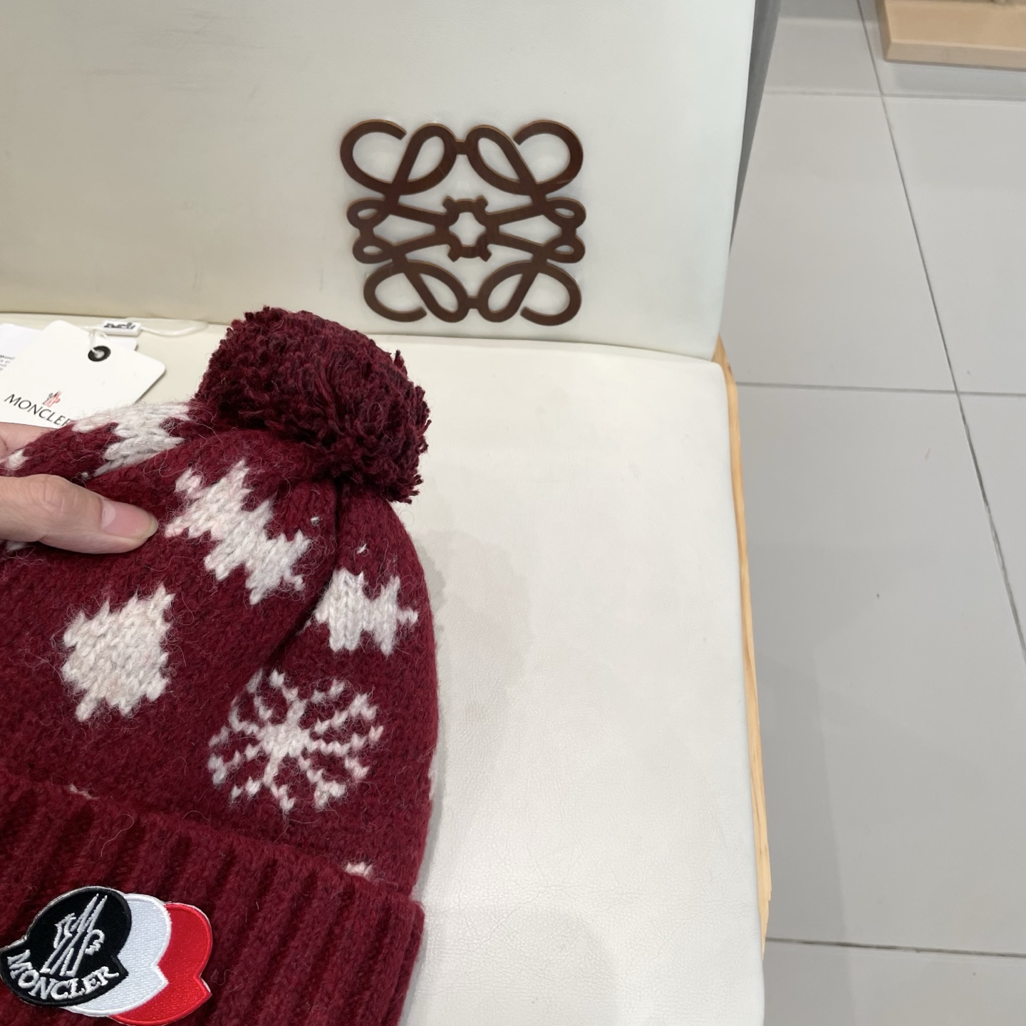   Moncler 蒙口费尔岛提花毛线帽子女秋冬新款防寒护耳保暖冷帽大头围毛球针织帽