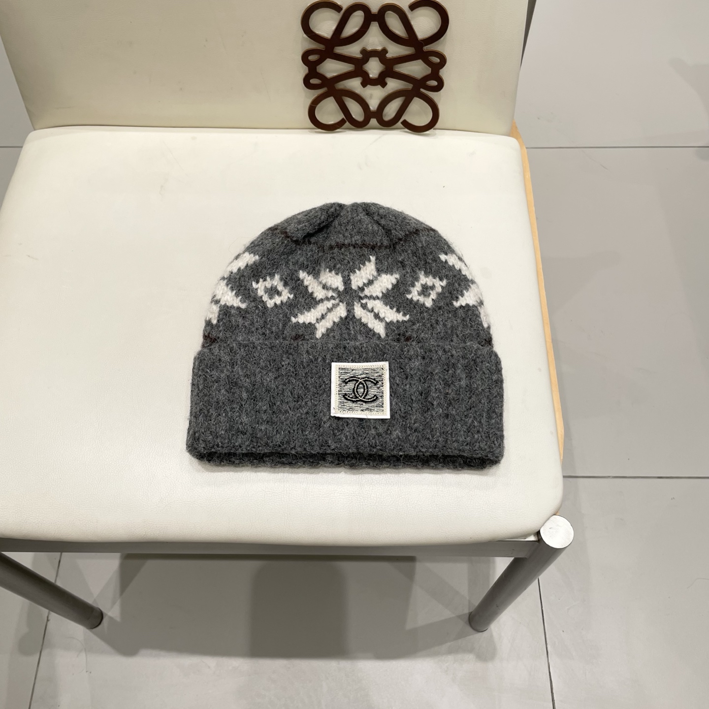 NO:670790,chanel Chanel autumn and winter retro Fair Isle knitted hat women's thickened warm ear protection woolen hat men's wool blended cold-proof hat hat fisherman hat baseball cap knitted hat, hat, chanel, chanel, espadrilles, hats19860909chanel香奈儿秋冬复古费尔岛针织帽女加厚保暖护耳毛线帽男含羊毛混纺防寒帽子帽子渔夫帽棒球帽针织帽,帽子,chanel,chanel,espadrilles,hats,hat