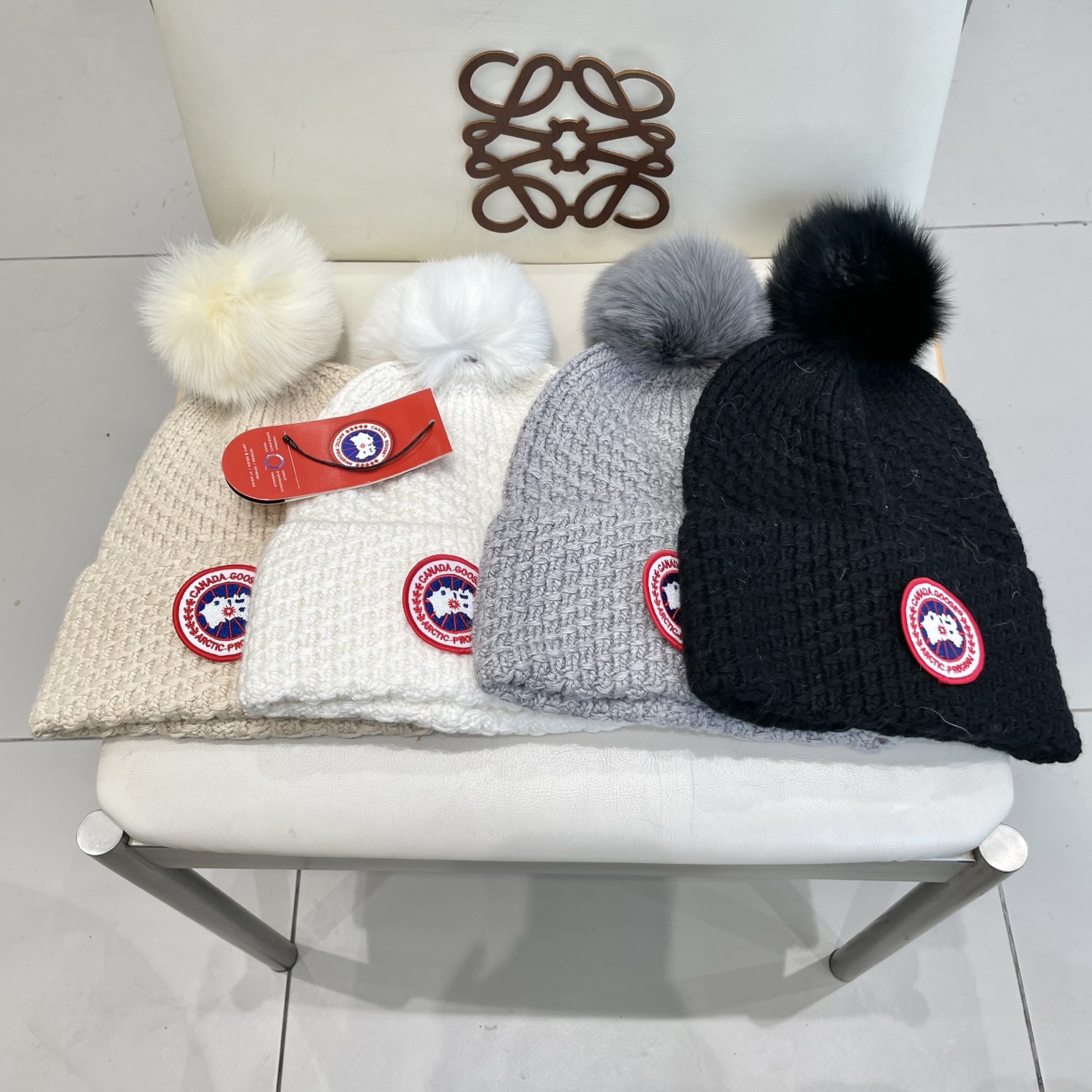  加拿大鹅。CANADA GOOSE 官网最新羊毛针织帽，官网原单复刻.非常柔软亲肤，弹性很好！有质感又