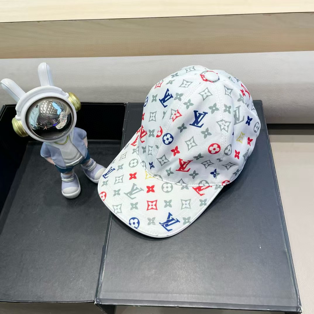  爆款强势回货
LV(路易威登)新款原单棒球帽，大V丝印，专柜11开模订制，原厂订制面料+头层牛皮，纯棉