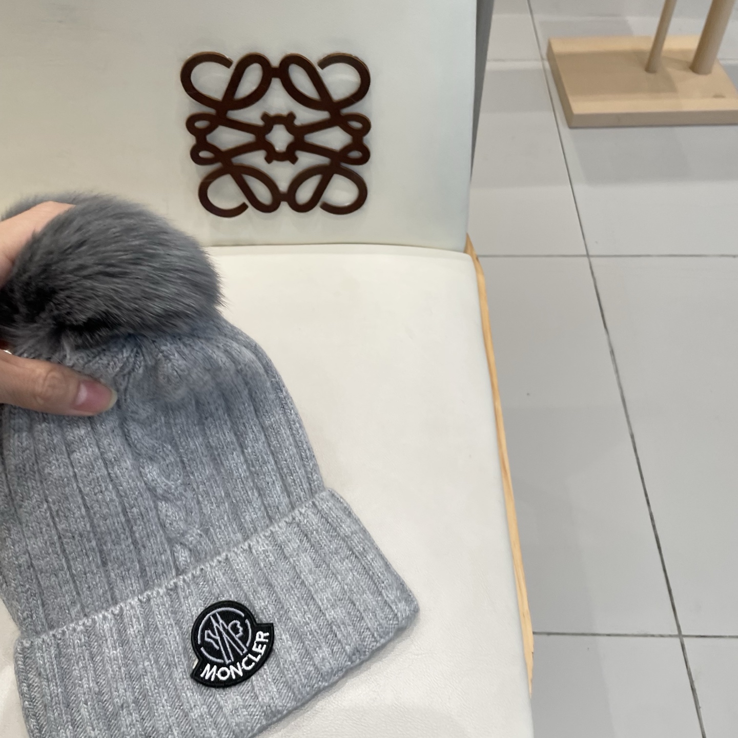  蒙口。【羊毛单帽-带狐狸毛球】客供小羊毛！珍贵典藏的灵魂帽子！客供色纱.每个颜色都非常好看！经典！手感