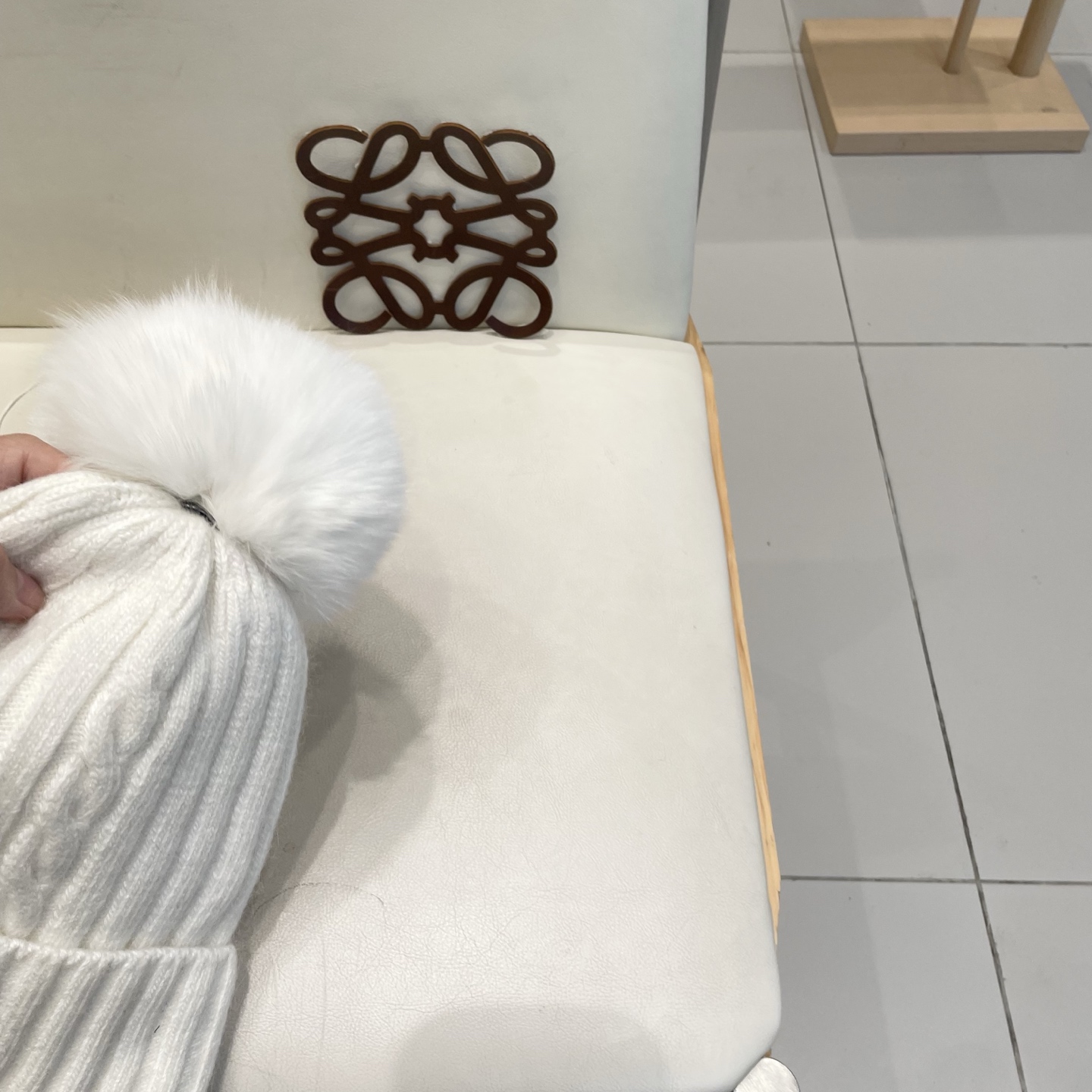  蒙口。【羊毛单帽-带狐狸毛球】客供小羊毛！珍贵典藏的灵魂帽子！客供色纱.每个颜色都非常好看！经典！手感