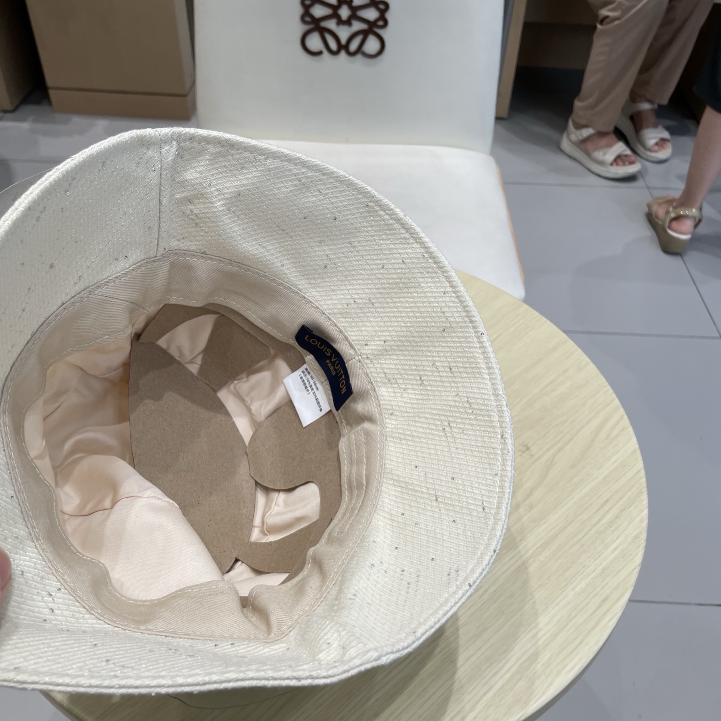  Lv路易威登2025年秋冬新款轻薄网纱渔夫帽子女遮阳防晒帽子优雅春秋季名媛风百搭