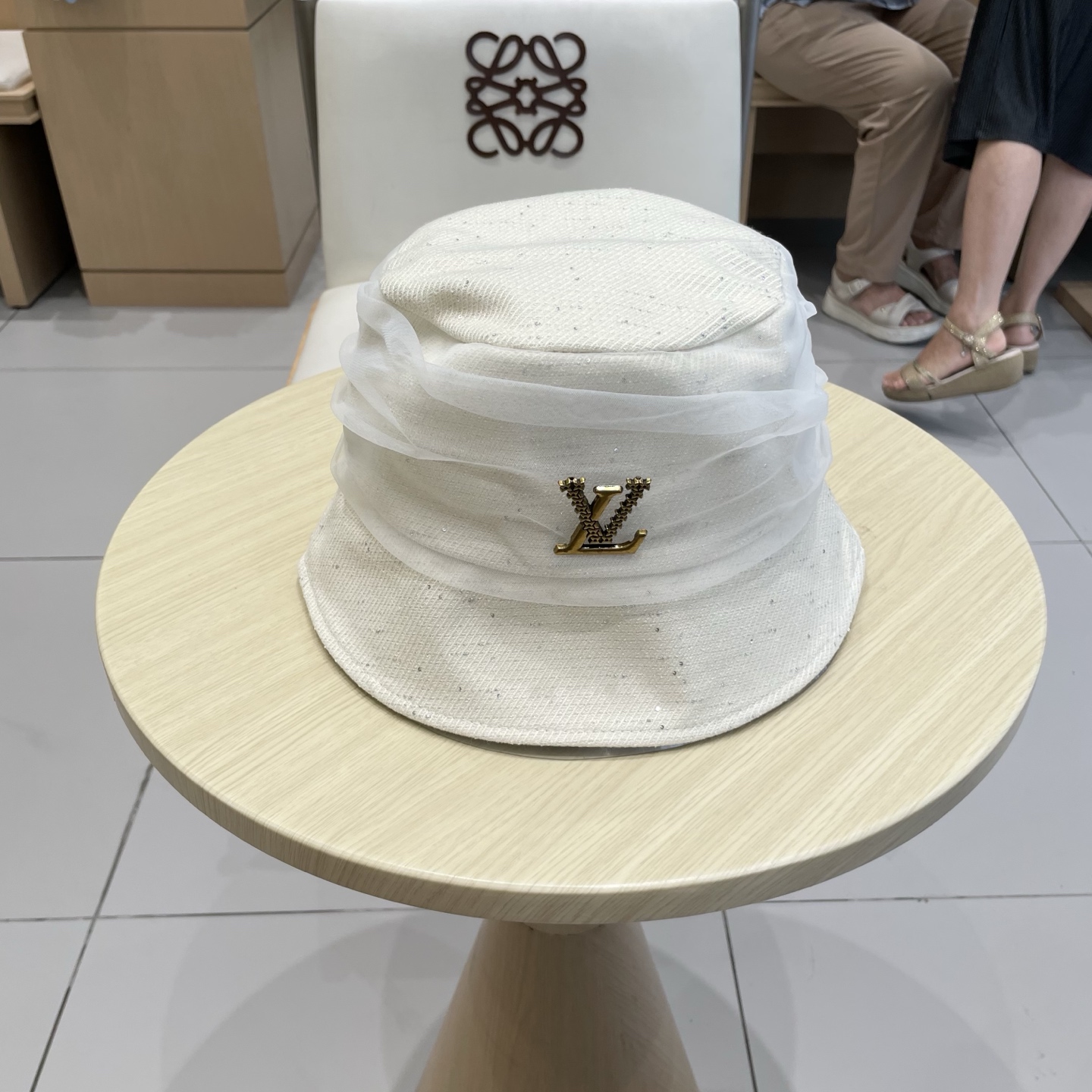  Lv路易威登2025年秋冬新款轻薄网纱渔夫帽子女遮阳防晒帽子优雅春秋季名媛风百搭