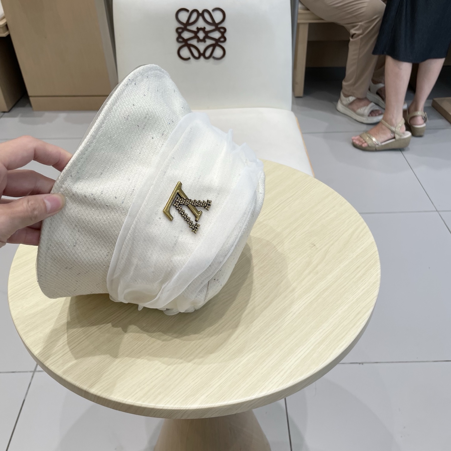  Lv路易威登2025年秋冬新款轻薄网纱渔夫帽子女遮阳防晒帽子优雅春秋季名媛风百搭