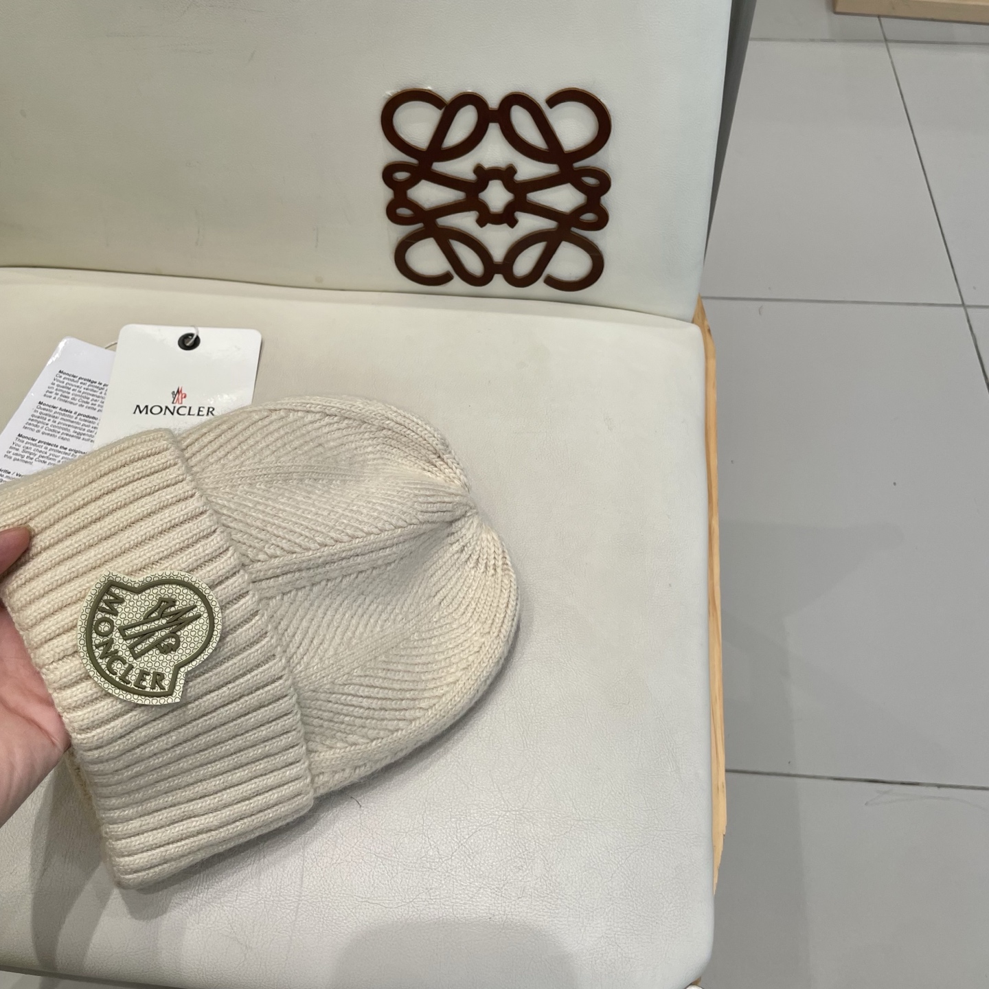  蒙口MONCLER🎩官方热卖爆款，羊毛针织毛线帽，百分之70羊毛，30兔毛，时尚好品质高端大气，超柔软