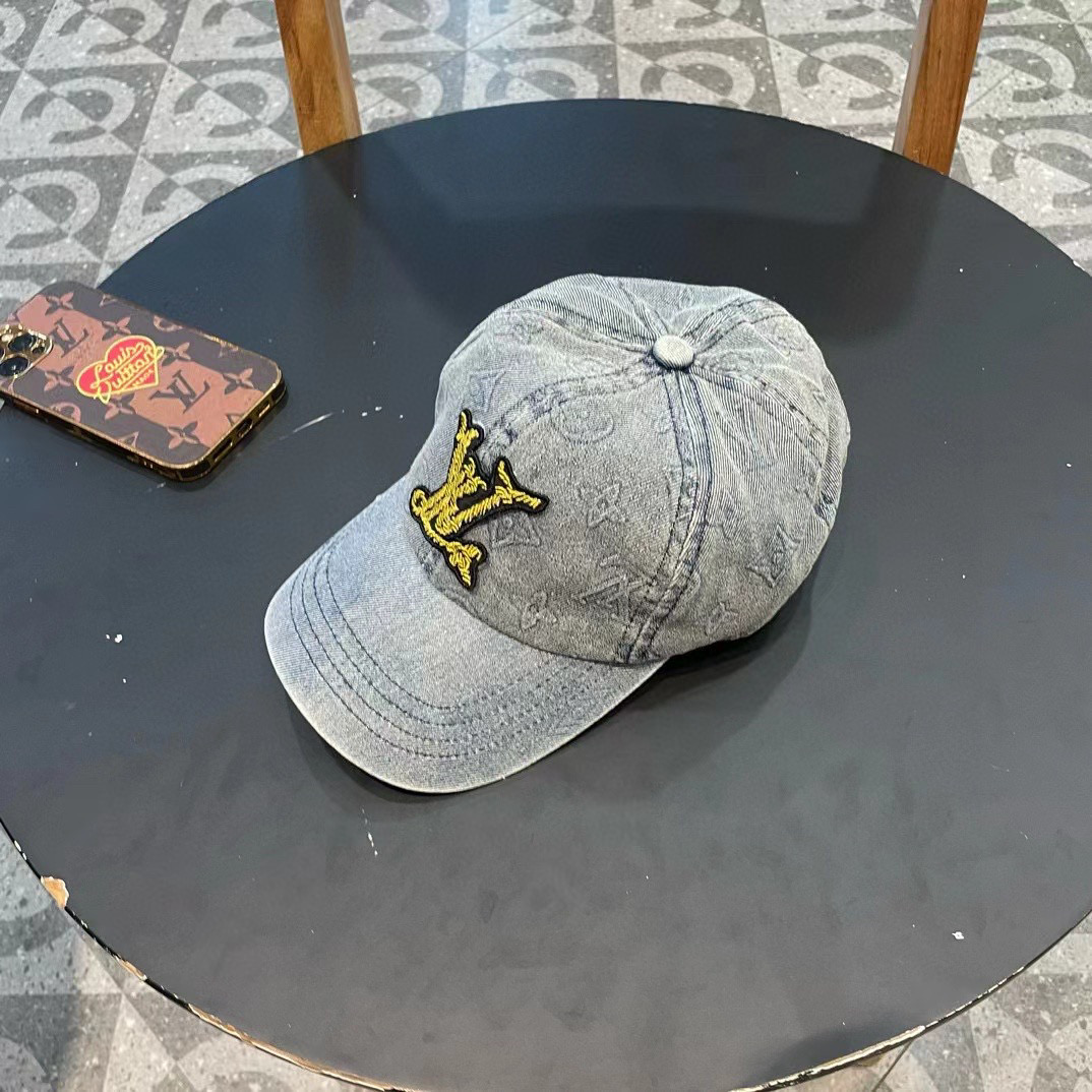   LV路易威登官网同步高版本 新款牛仔棒球帽
火爆技术升级，洗水牛仔风街头风十足
更符合现在时尚小哥哥