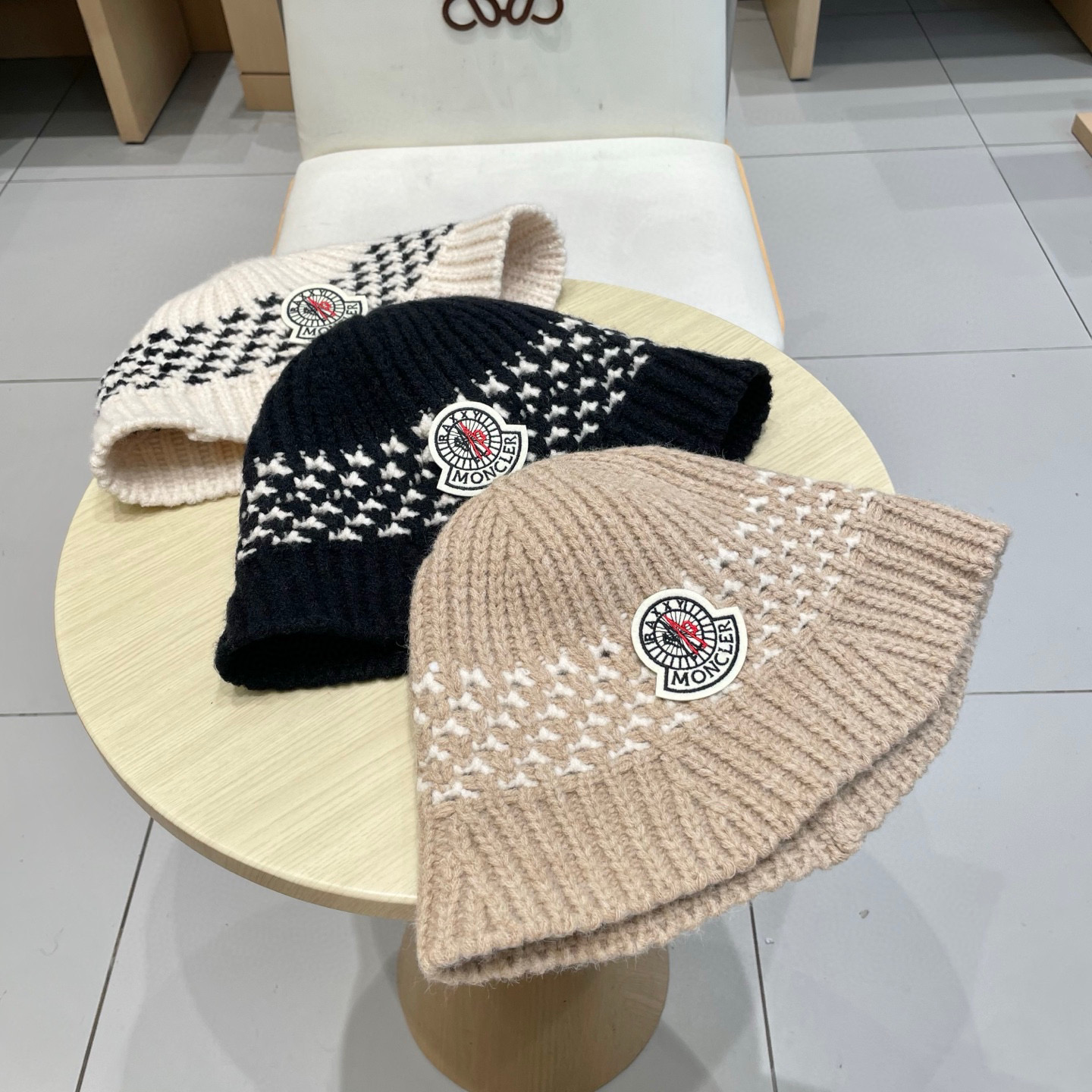   蒙口【MONCELER秋冬新款毛线渔夫帽条纹拼色百搭针织帽盆帽保暖